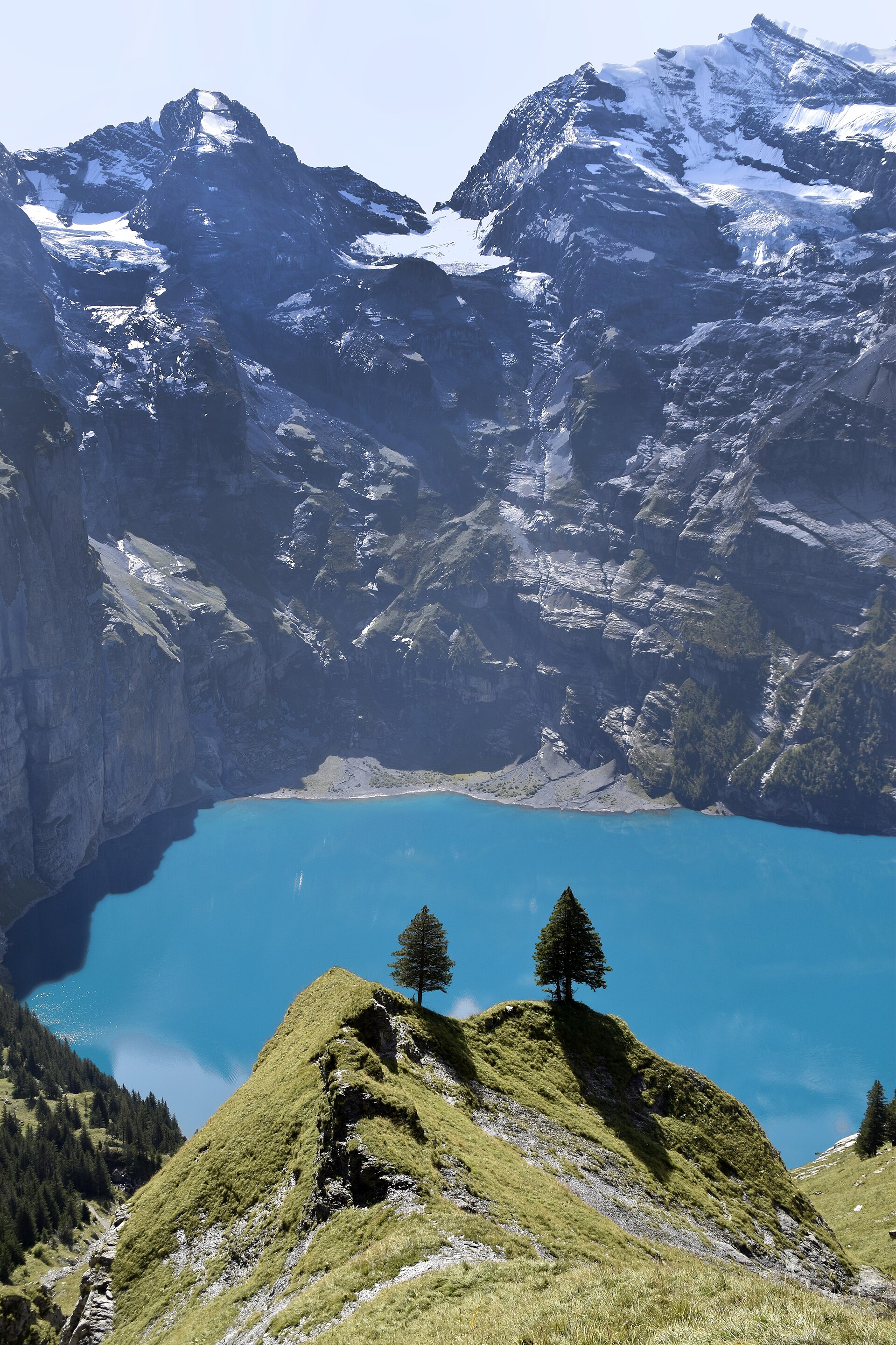 Vue sur l'Oeschinensee depuis le Heuberg
