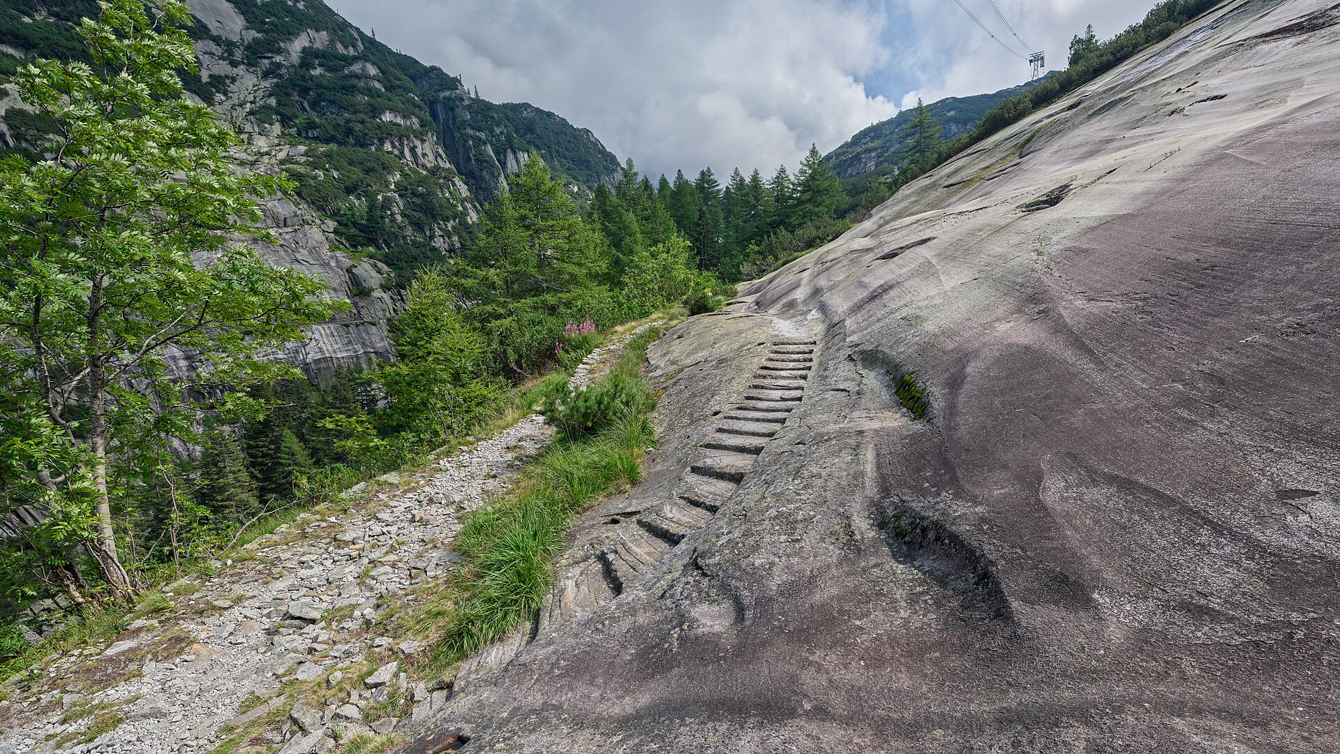 Escaliers des Hählen Platten sur le chemin muletier ViaSbrinz