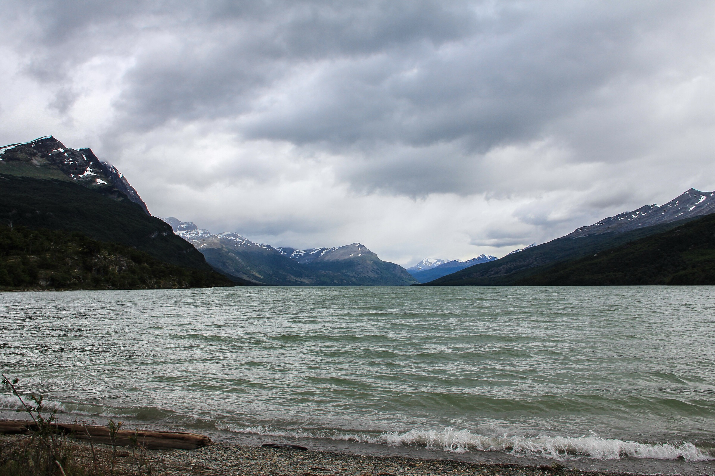 Le Lago Acigami (Lago Roca) dans le parc national de Tierra del Fuego, départ de l'itinéraire du Cerro Guanaco