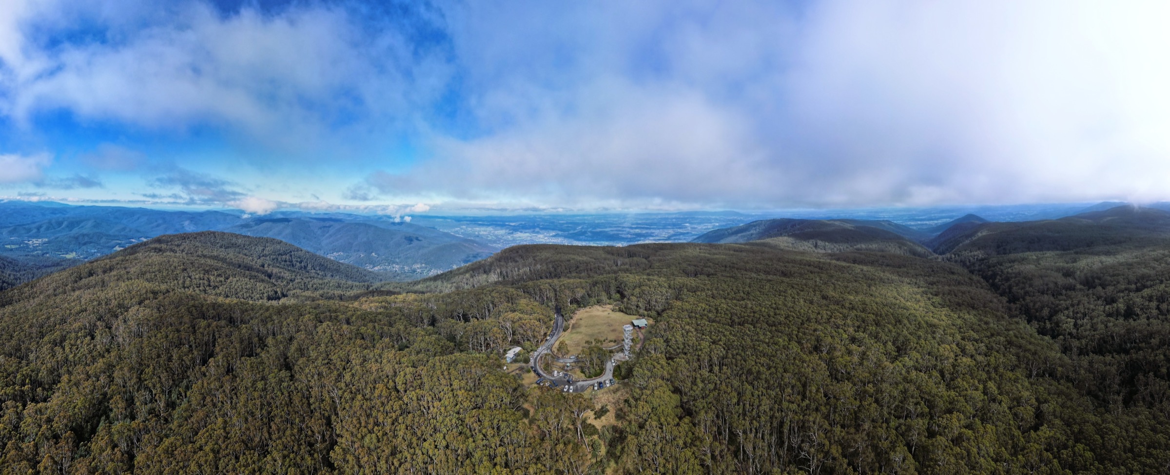 Le Mount Donna Buang et sa tour d'observation de 21 m sur le sommet des Yarra Ranges