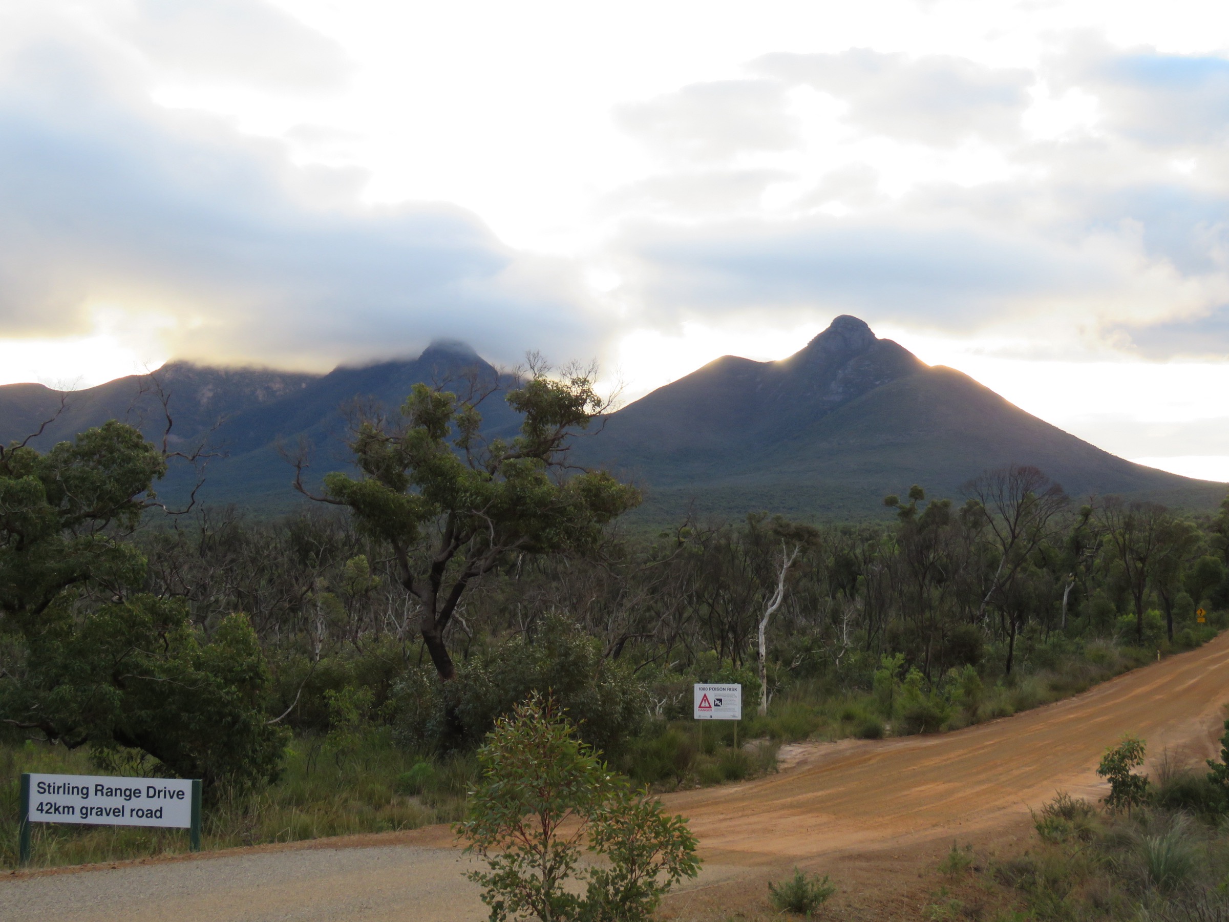 Approche nord de la Stirling Range depuis la plaine de la wheatbelt