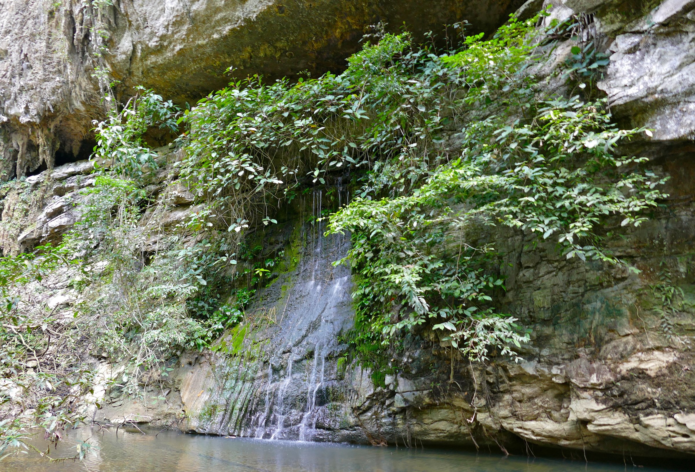 Cascade Paku dans le parc national de Gunung Mulu