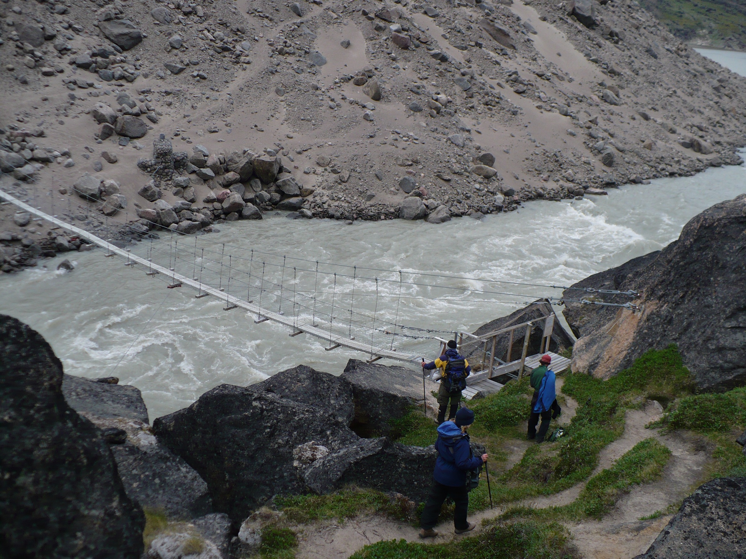 Pont du lac Windy sur la rivière Weasel, Parc national Auyuittuq (avant la crue de 2008)