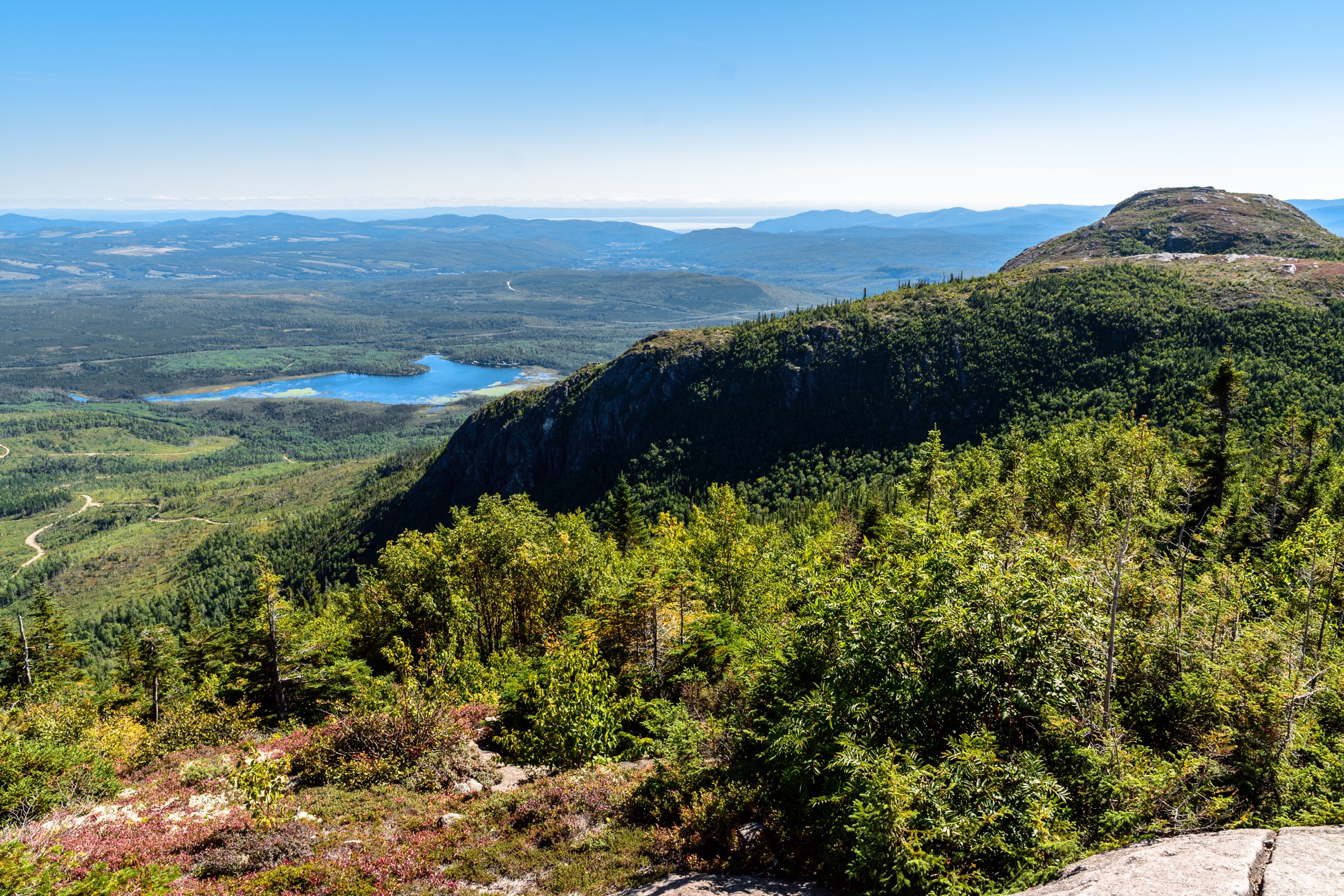 Mont du Lac des Cygnes summit and surrounding Charlevoix astrobleme