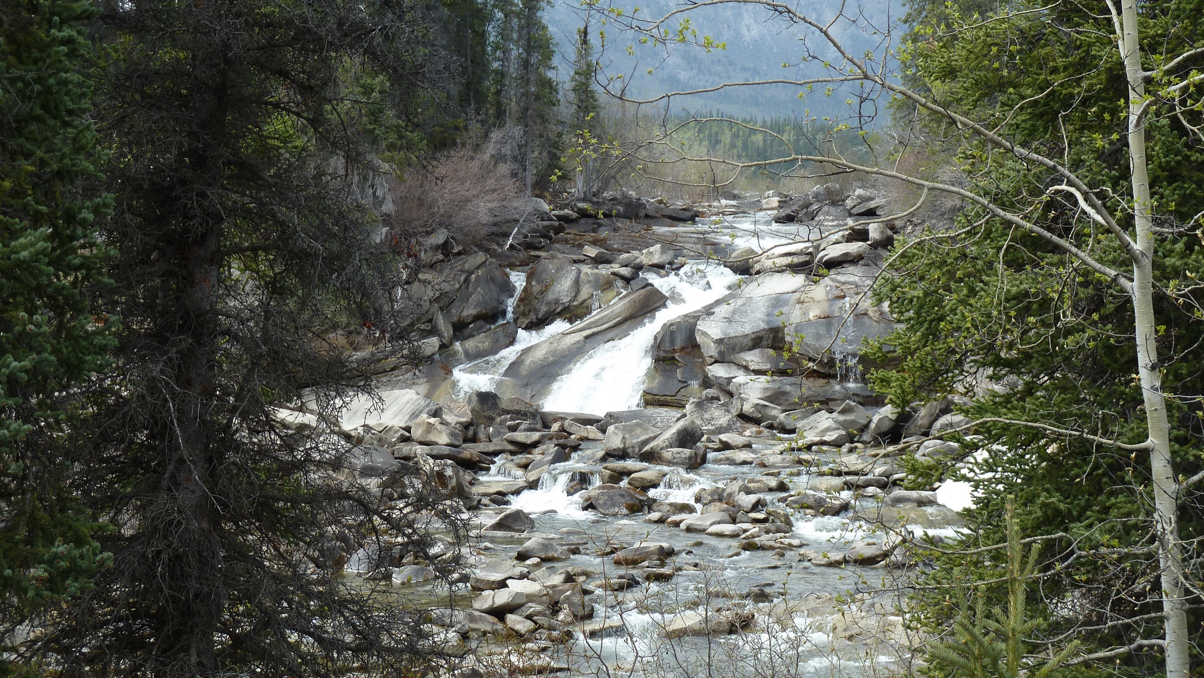 Otter Falls sur la rivière Aishihik, Aishihik Road, sud de la Ruby Range