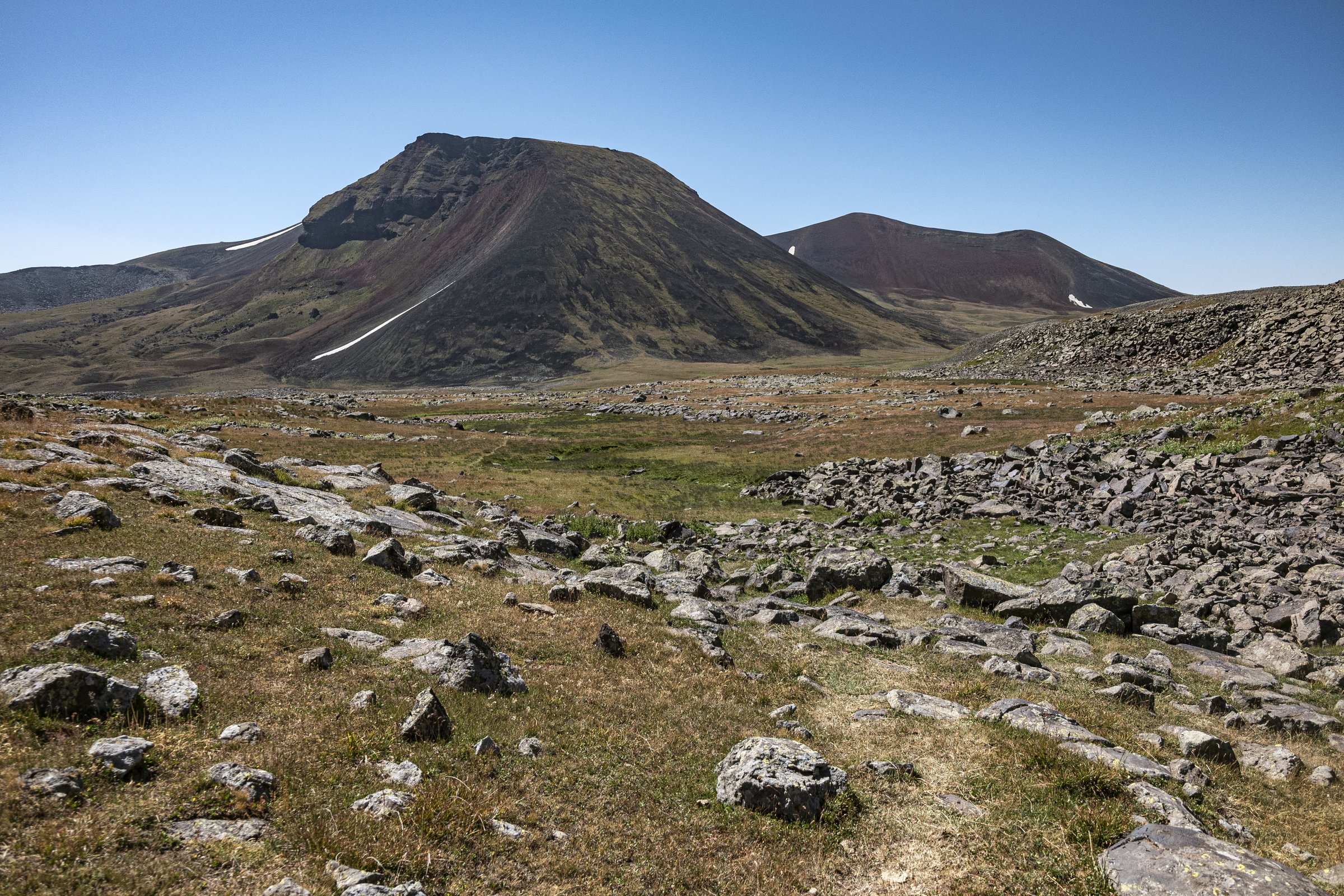 Volcano Azhdahak, Geghama Mountains