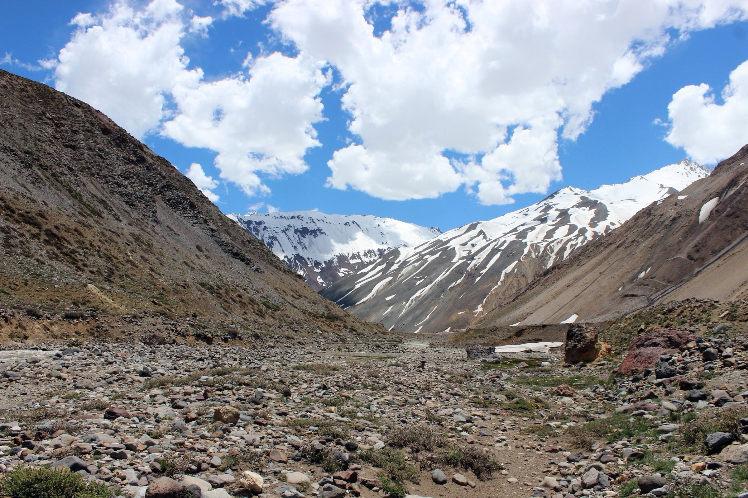 Chile — Central Andes: Cajon del Maipo