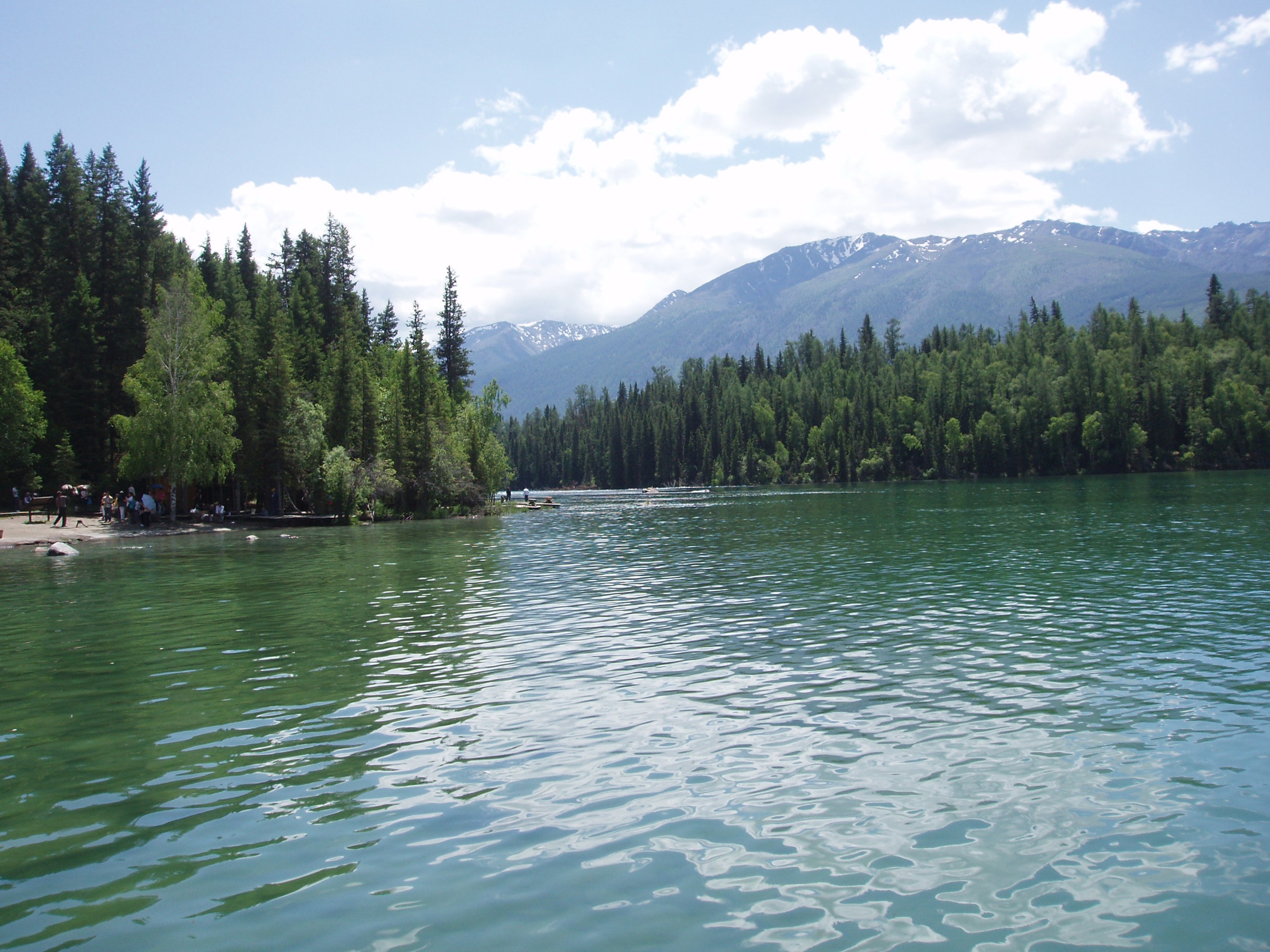 Lac Kanas et montagnes de l'Altaï environnantes, Xinjiang