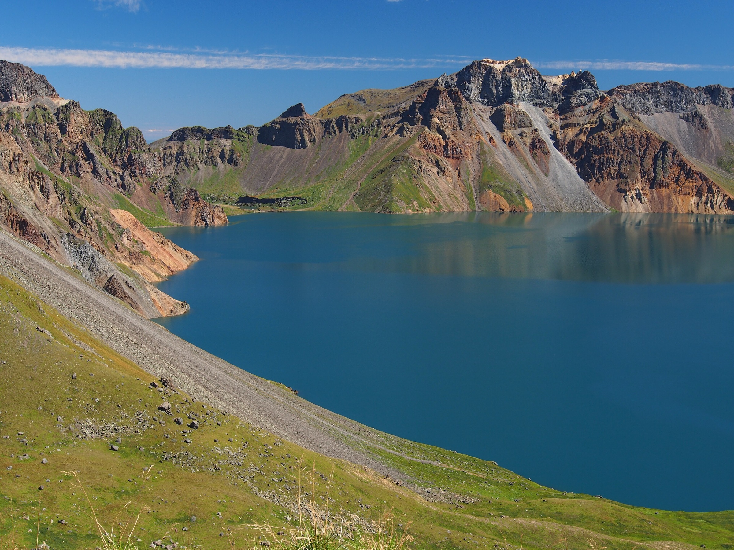 Le lac Céleste vu depuis la crête ouest du cratère du mont Changbai