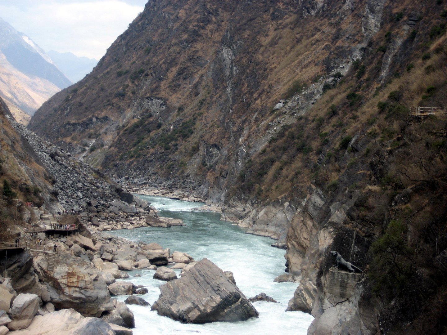 China — Hengduan Mountains: Haba Snow Mountain and Tiger Leaping Gorge