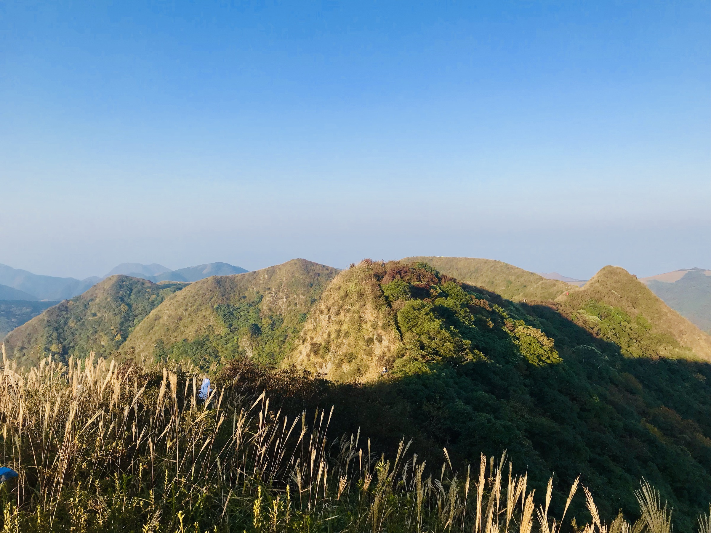 Forested Nanling ridges seen from Jiucailing in Dao County, Yongzhou Prefecture, Hunan
