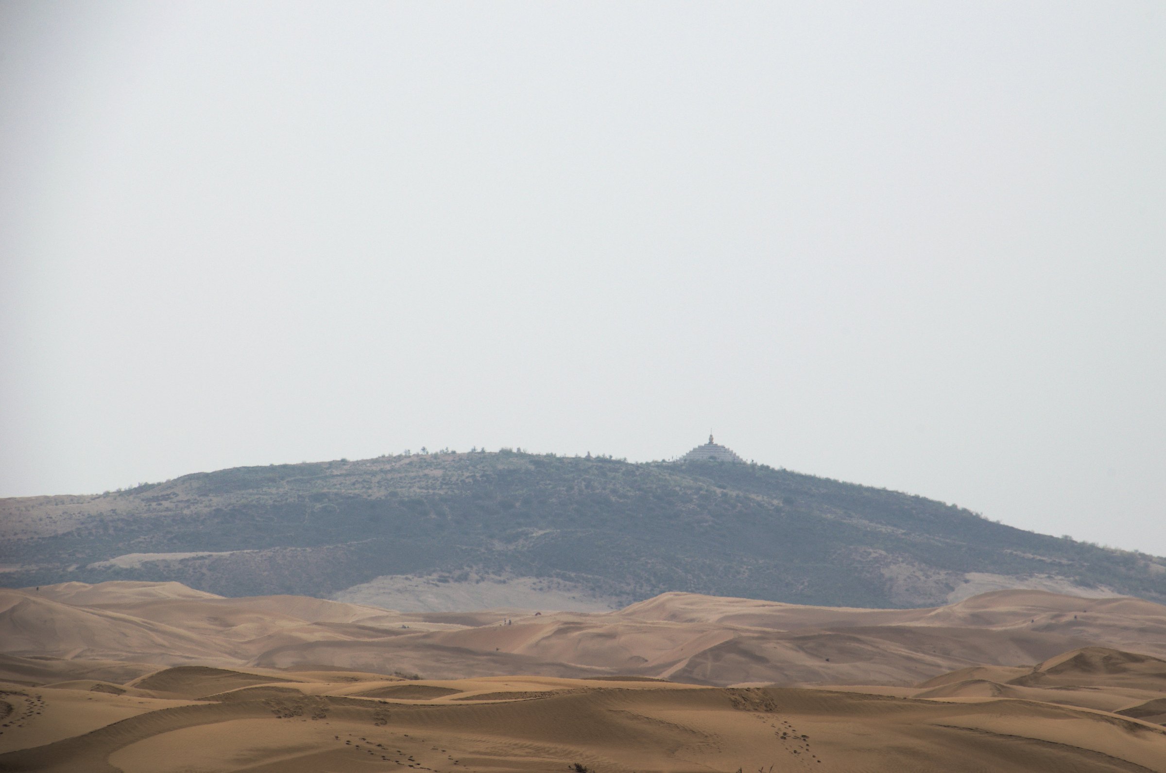 China — Ordos Upland Margins, Inner Mongolia and Shaanxi: Essential Day-Hikes