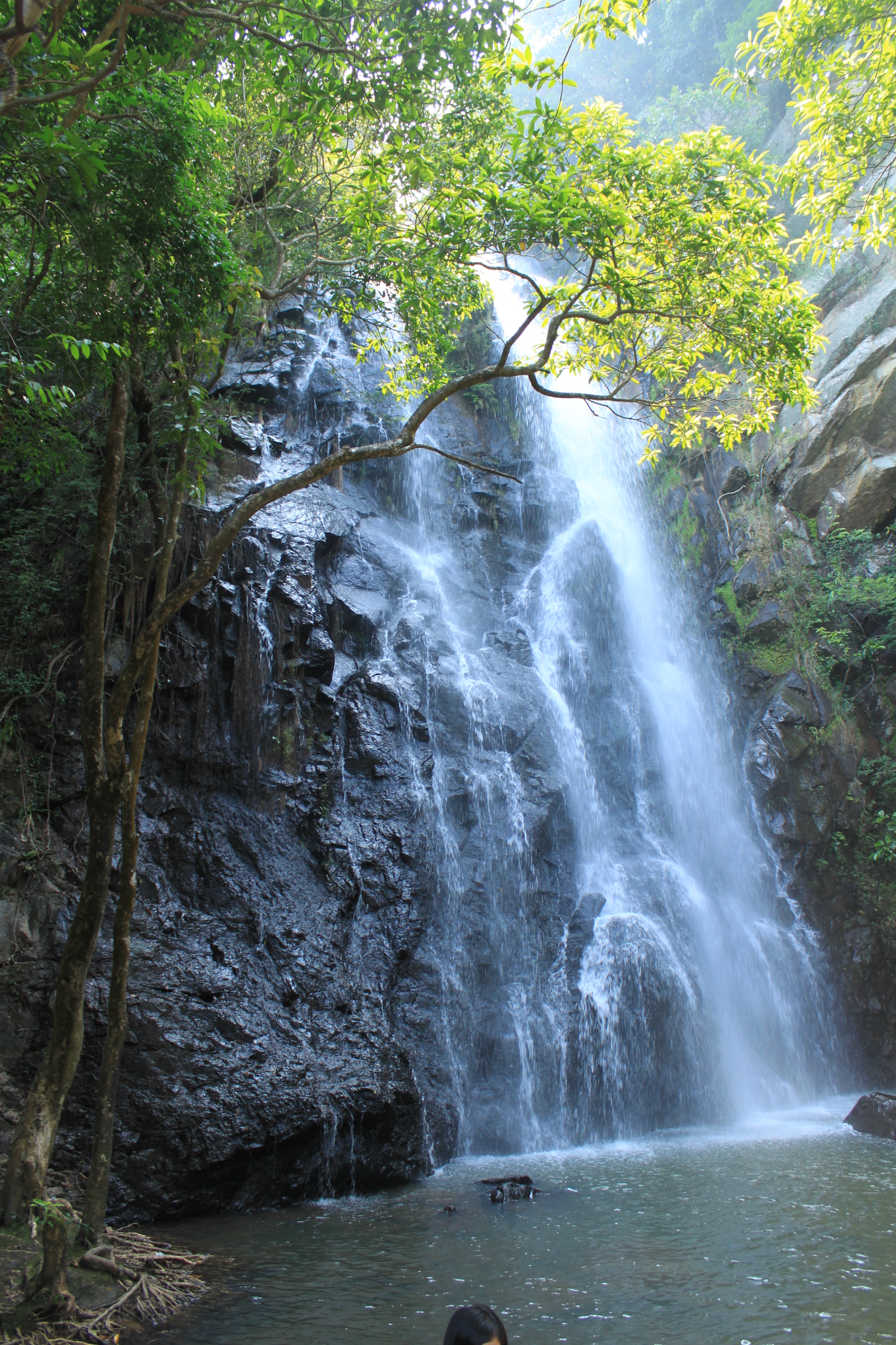 Un palier des cascades de Biling sur le Maluan Shan, district de Pingshan, Shenzhen