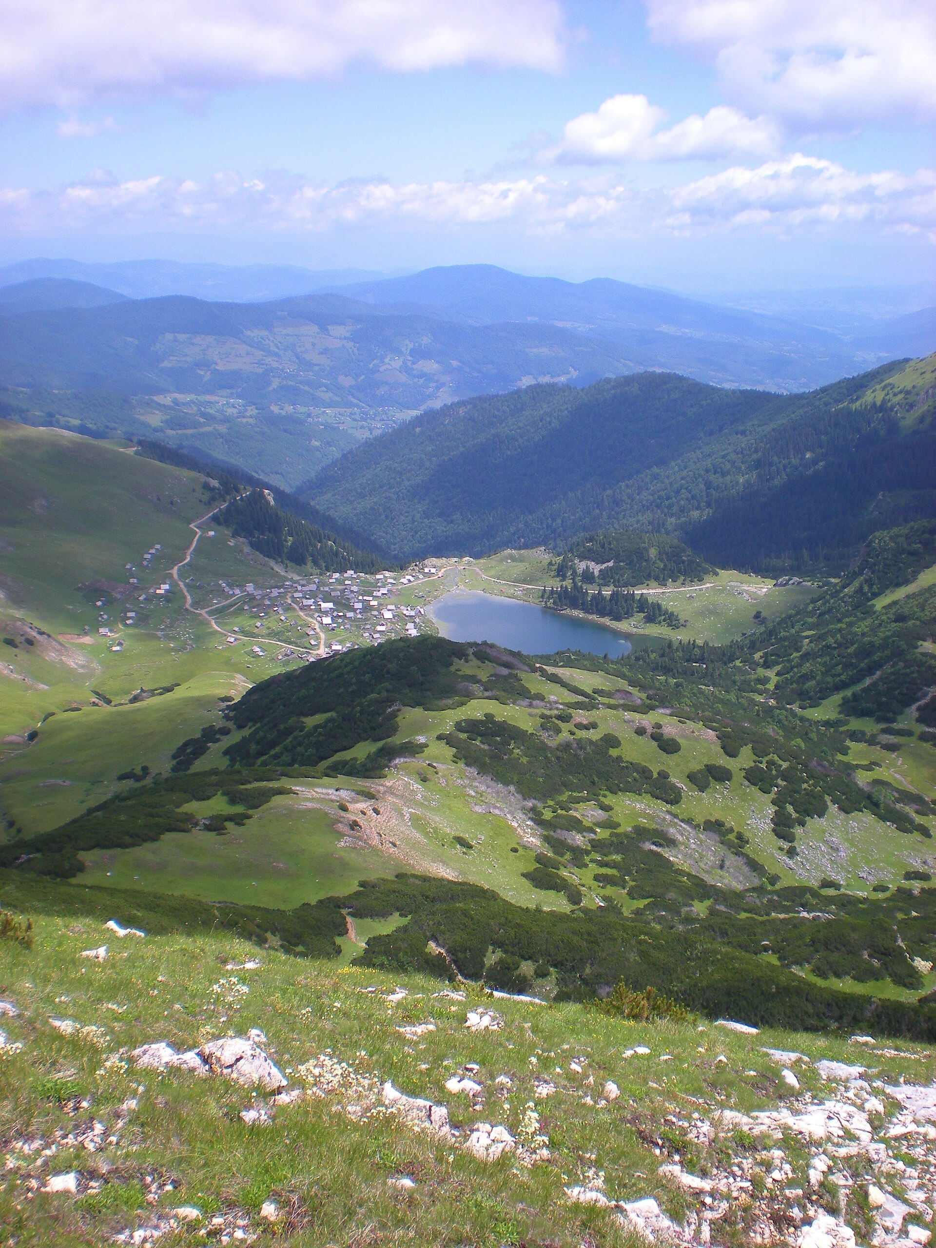 Lac de Prokoško depuis l'arête principale de la Vranica