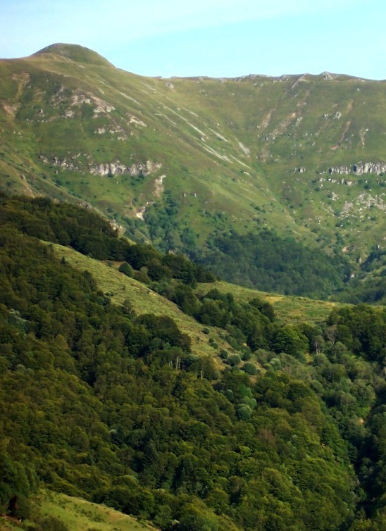 Sommet et massif du Plomb du Cantal