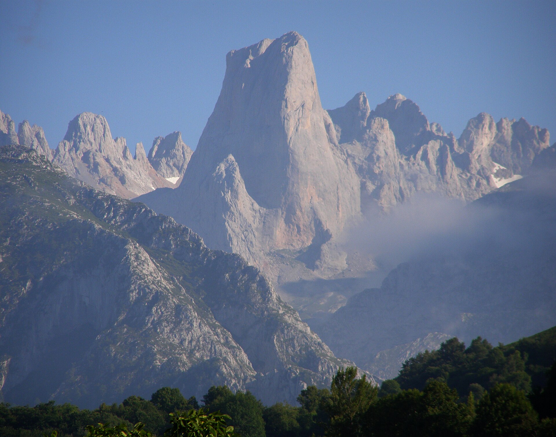 Ibérie — monts Cantabriques et Picos de Europa