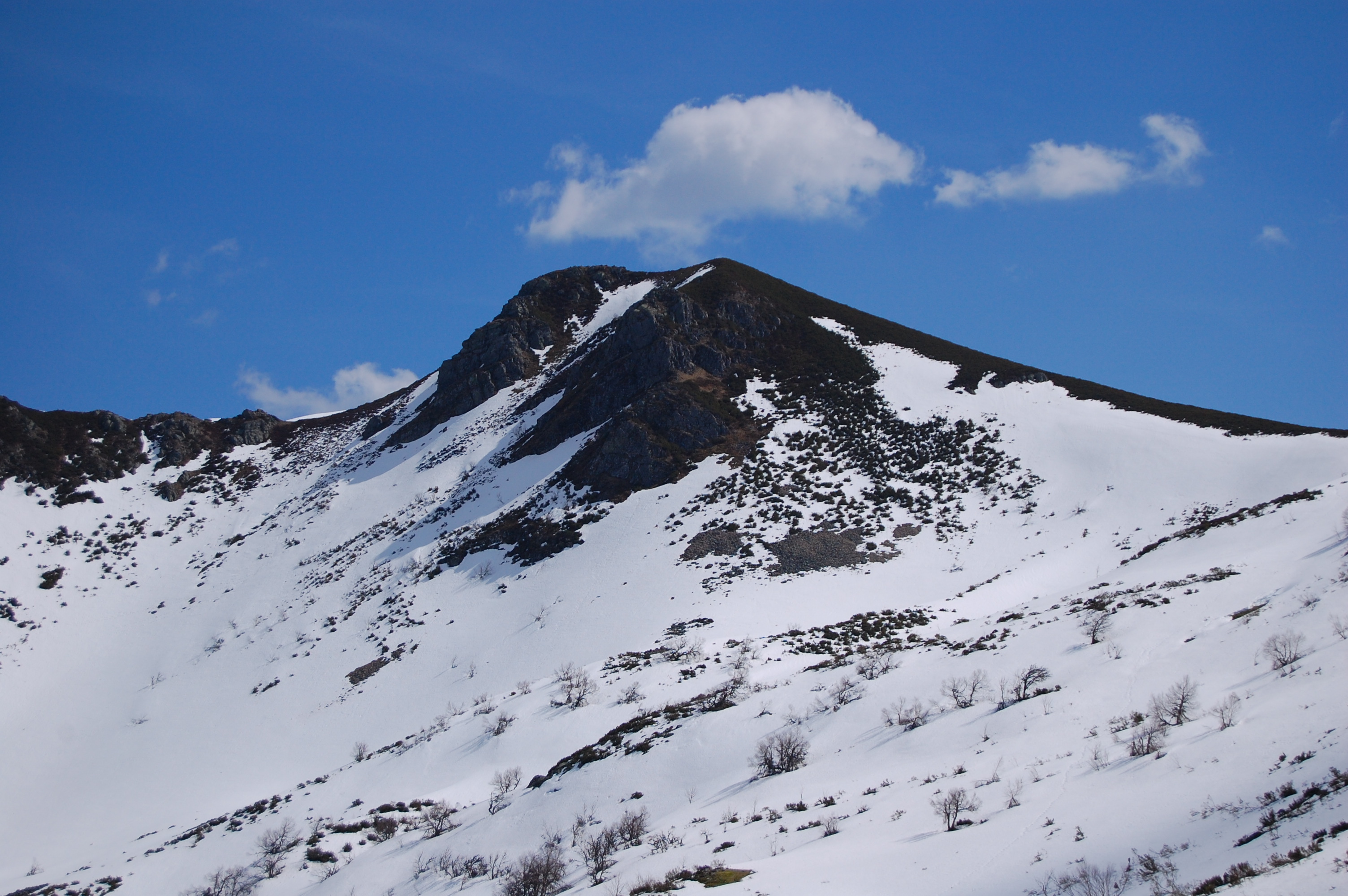 Pico dos Tres Bispos depuis la Campa dos Tres Bispos