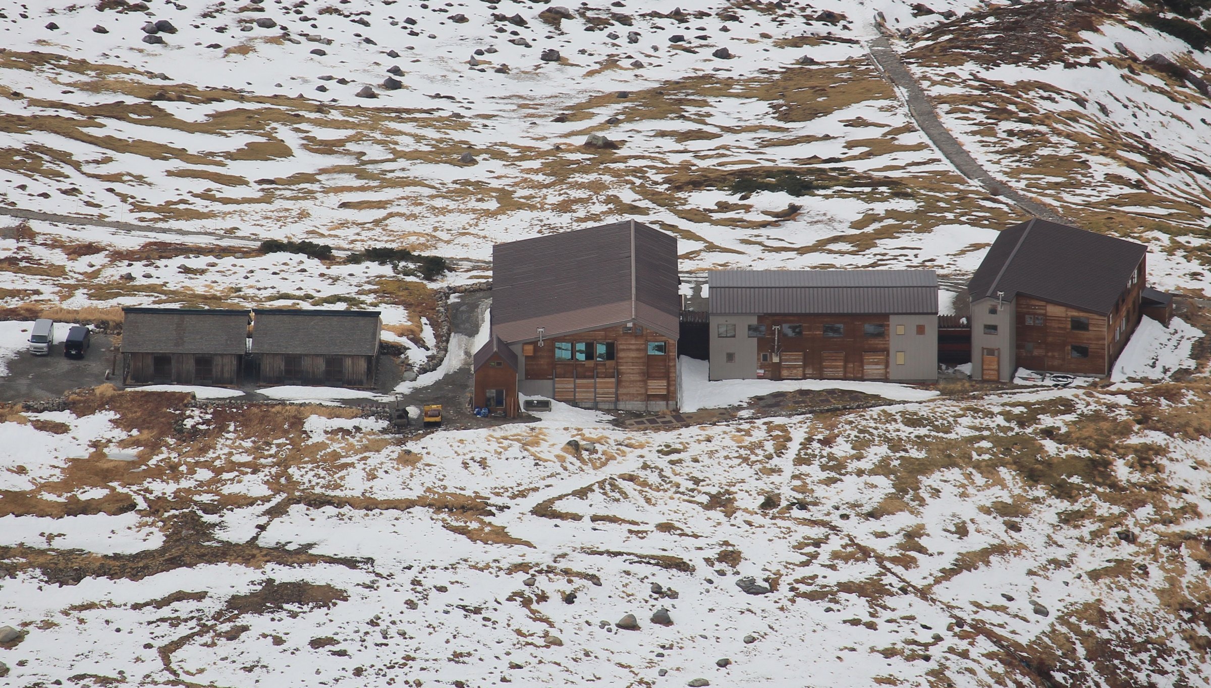 Le refuge Tateyama Murodo Sanso vu depuis Oyama