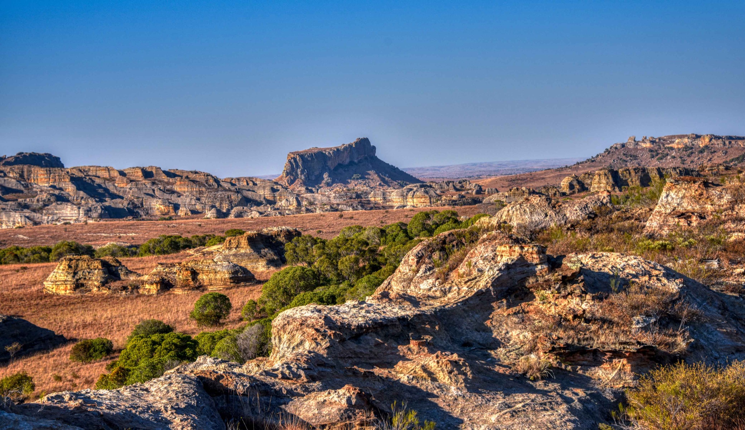 Vue sur une vallée de l'Isalo
