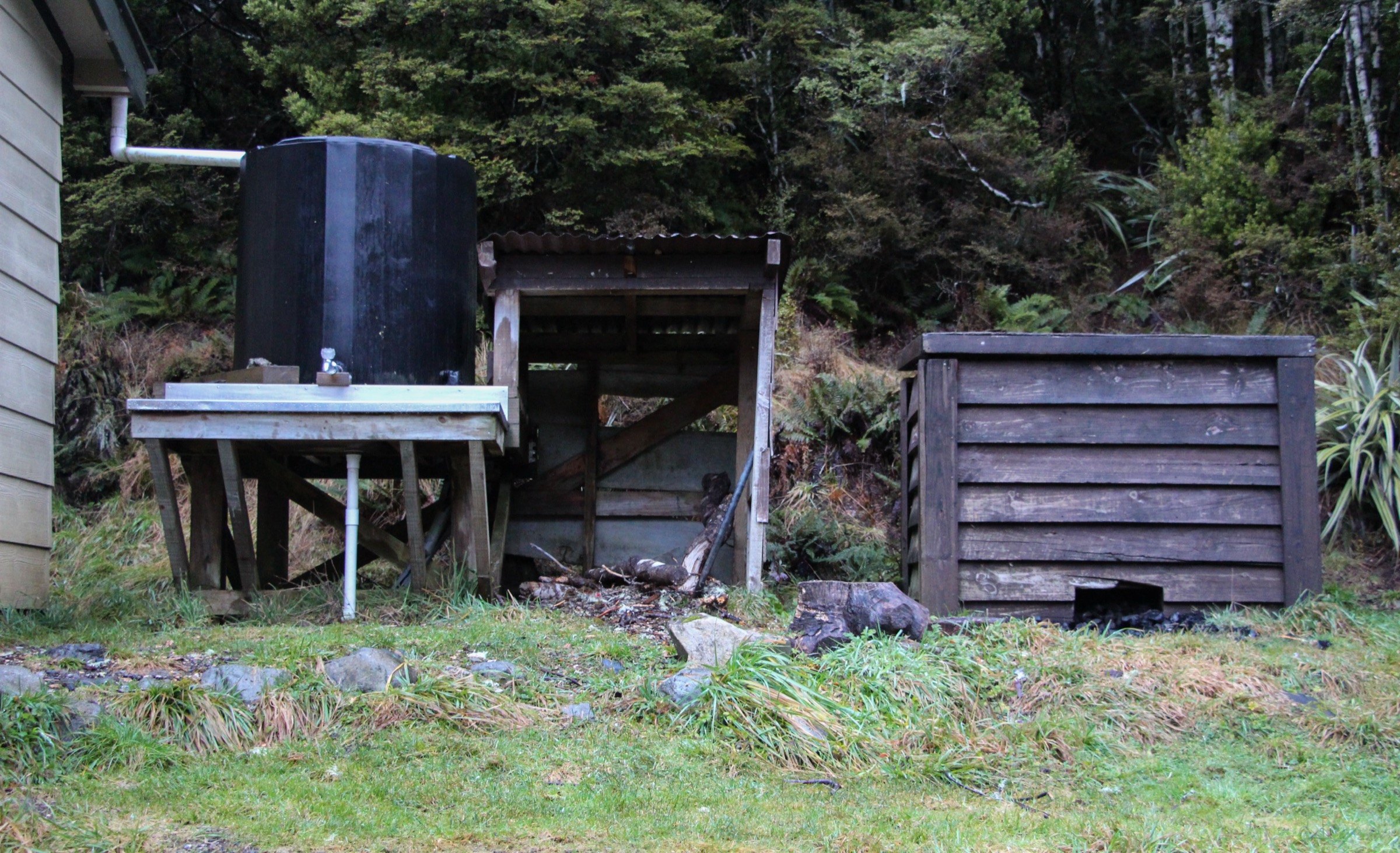 Ada Pass Hut sur la St James Walkway, en tête de la vallée de l'Ada, Nouvelle-Zélande