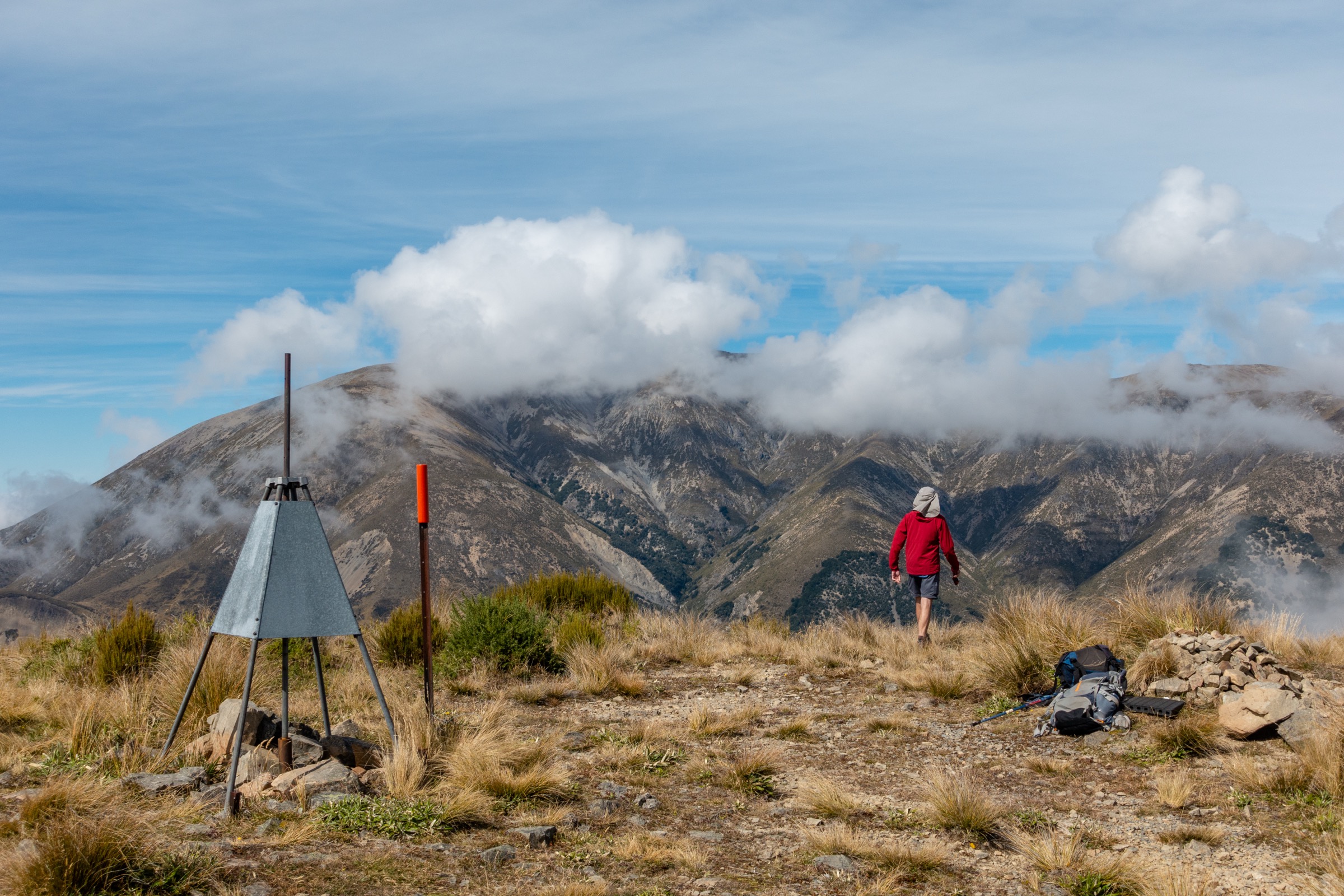 New Zealand — Korowai/Torlesse Tussocklands: Day-Hikes