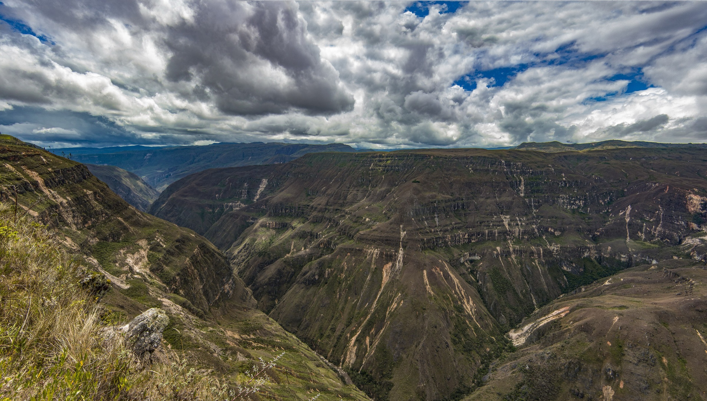 Cañón del Sonche desde Mirador de Huancas, Amazonas, Peru