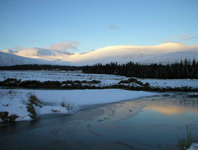 Vue vers Lochnagar depuis Glen Muick