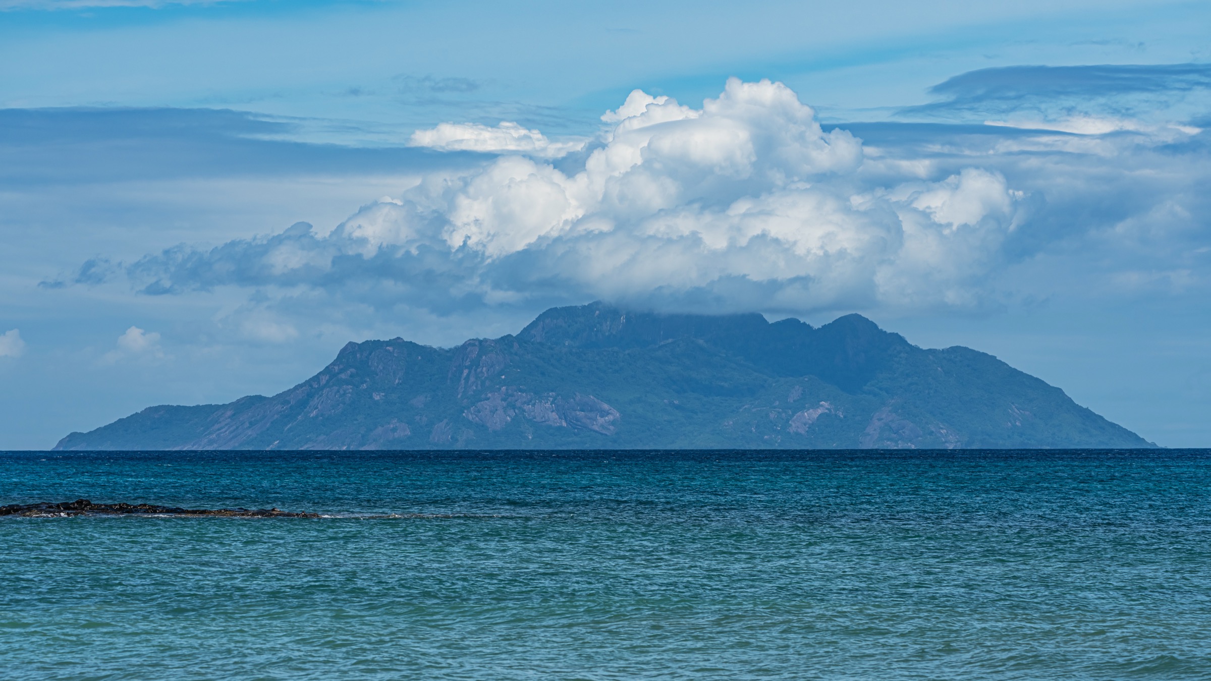 Seychelles — Montagnes de l'île Silhouette