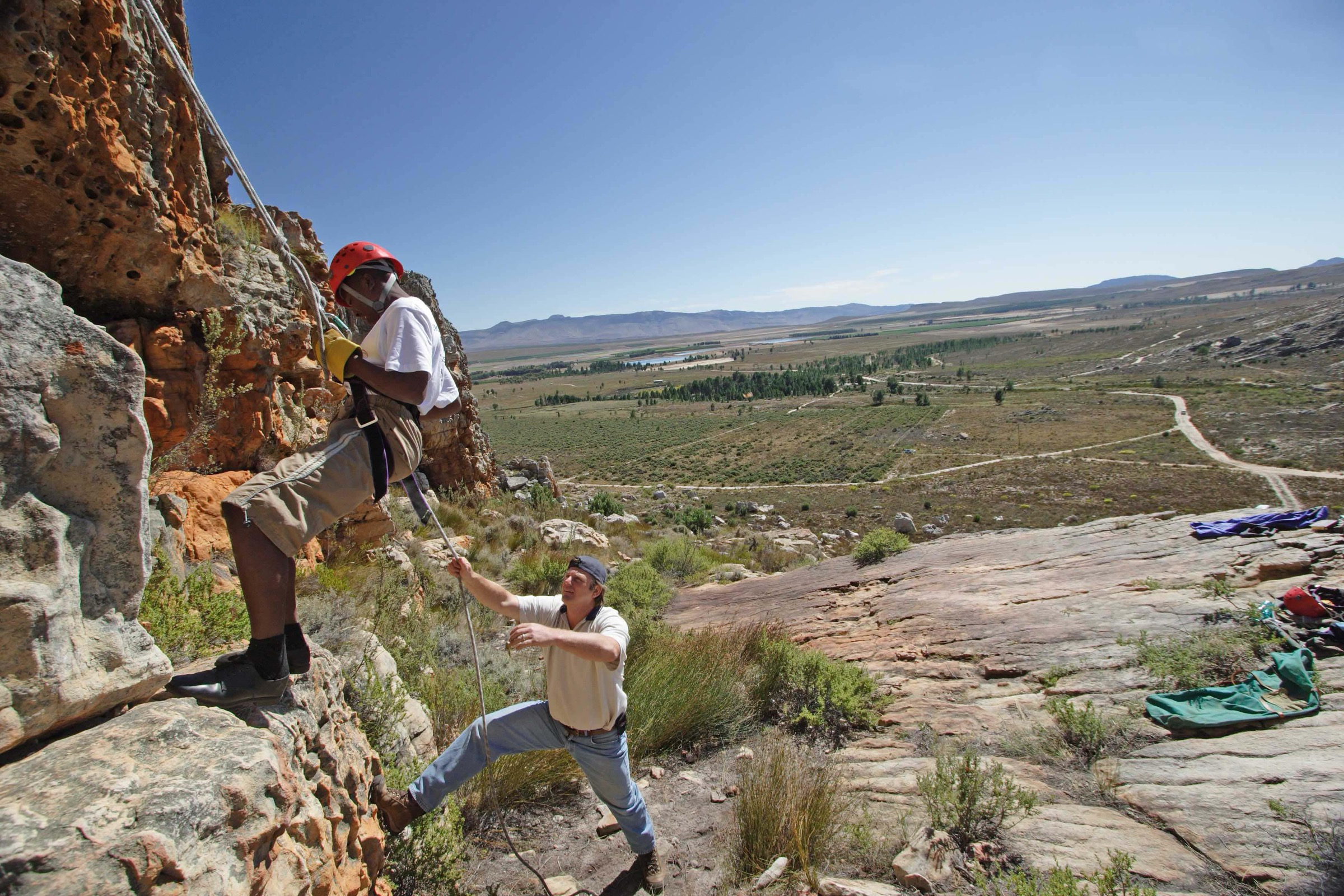 Terrain rocheux accidenté dans la réserve naturelle privée du Matroosberg, Cap-Occidental