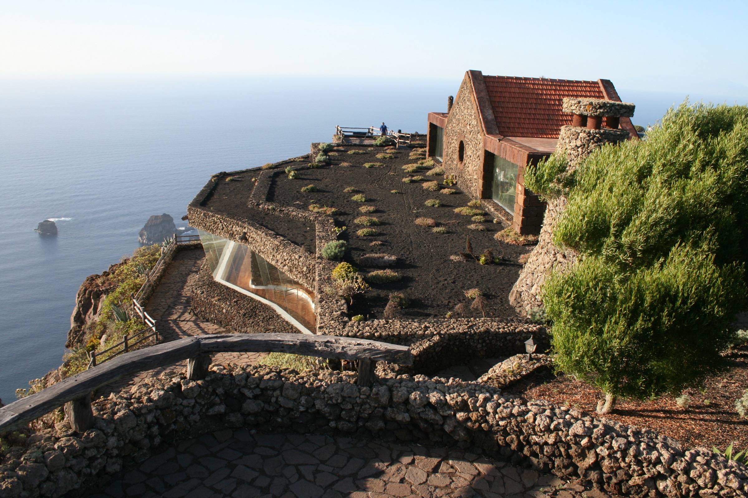 Vue de l'amphithéâtre d'El Golfo depuis le Mirador de la Peña, El Hierro