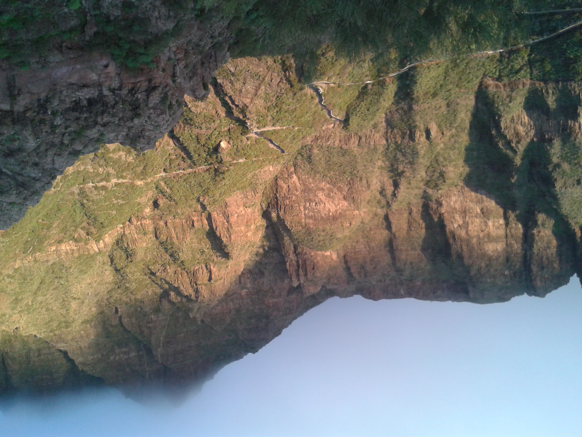 Vue des gorges de Masca vers le nord-nord-est au coucher du soleil