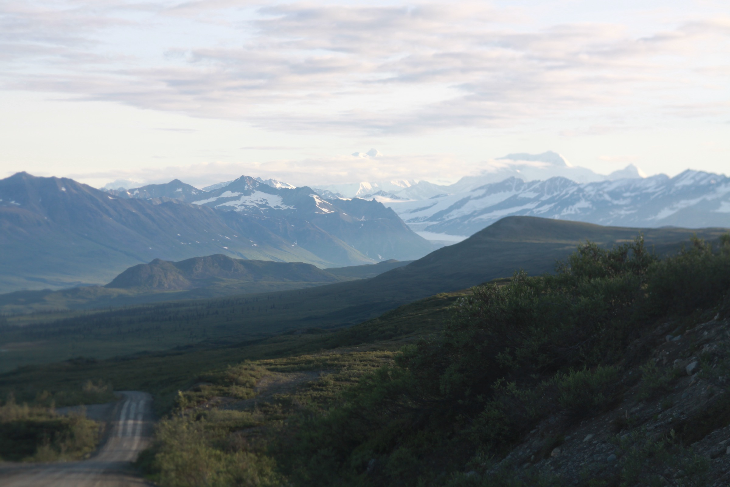 Denali Highway et mont Hayes, est de la chaîne de l'Alaska