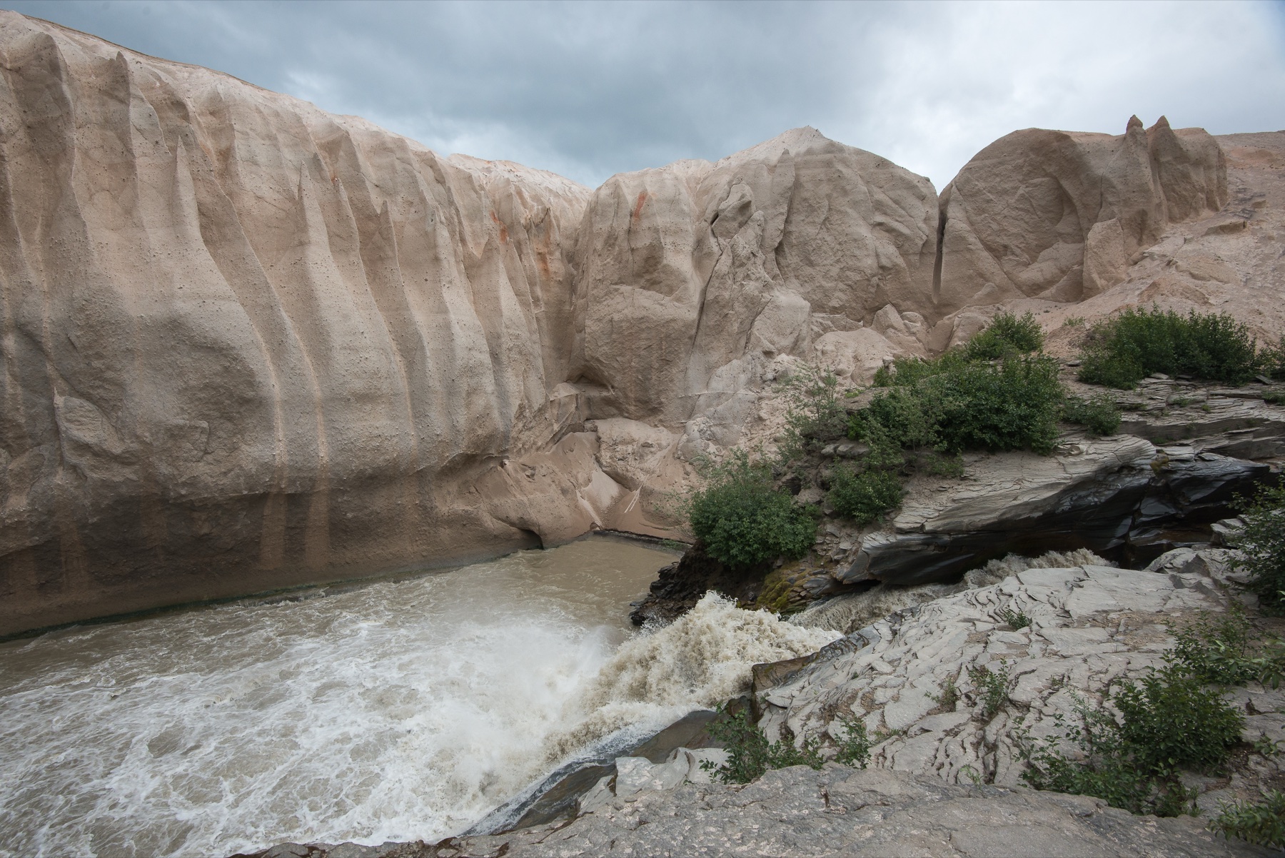 Ukak Falls dans la Valley of Ten Thousand Smokes