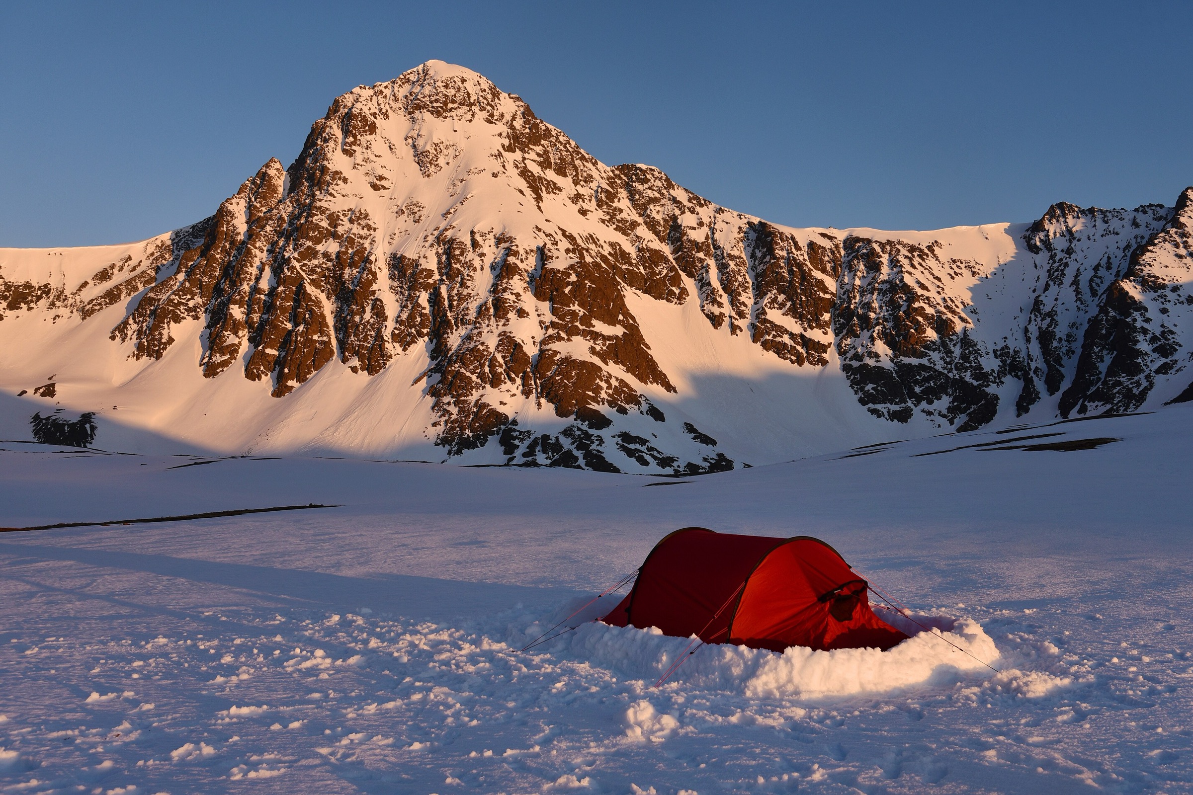 Rabbit Lake sous South Suicide Peak dans Chugach State Park
