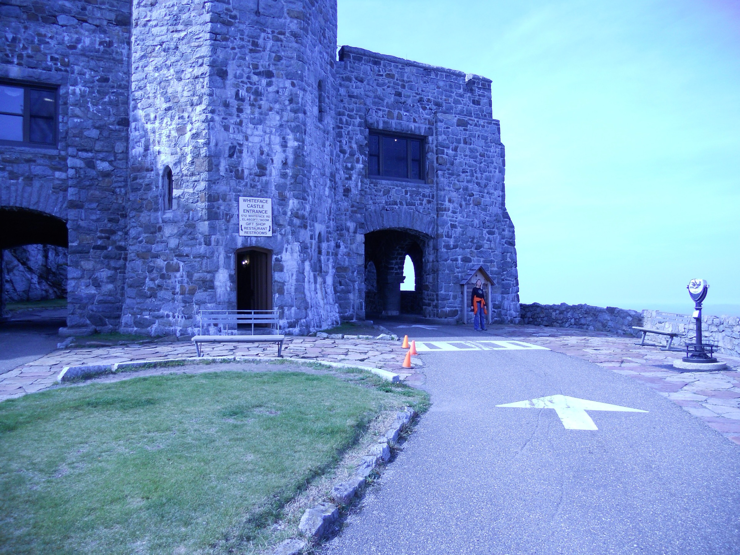 Whiteface Castle et Summit House abritant l'ascenseur du sommet