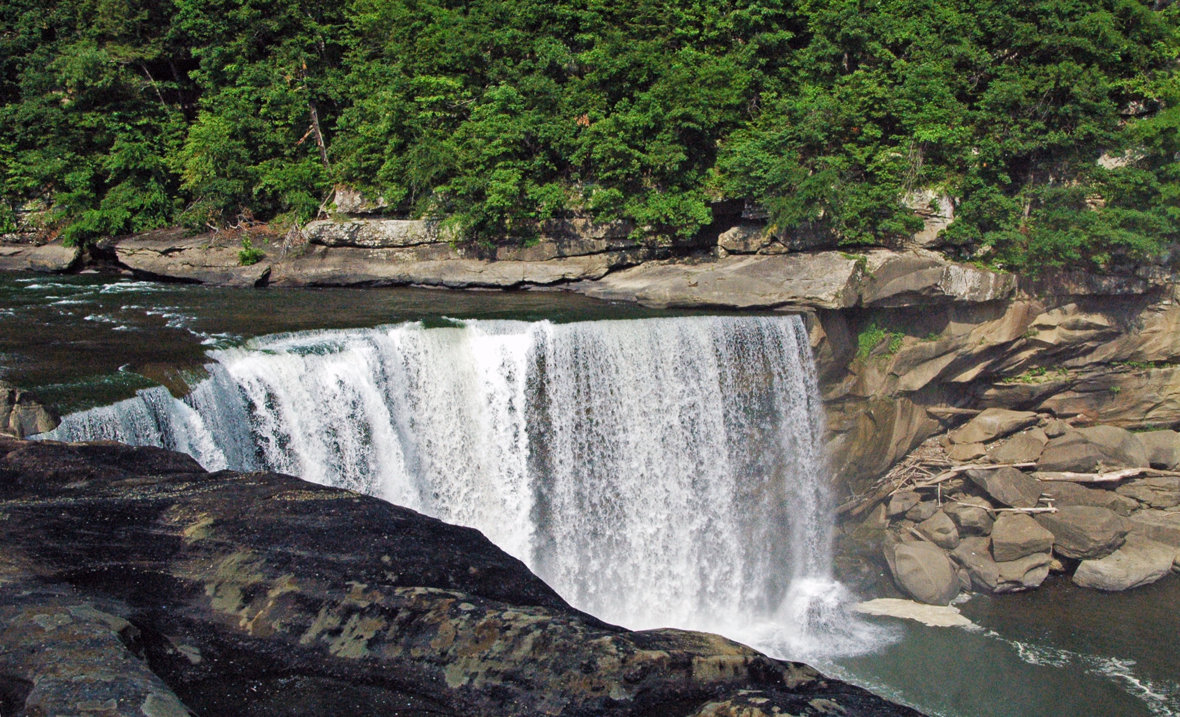 Cumberland Falls sur la Cumberland River, Kentucky