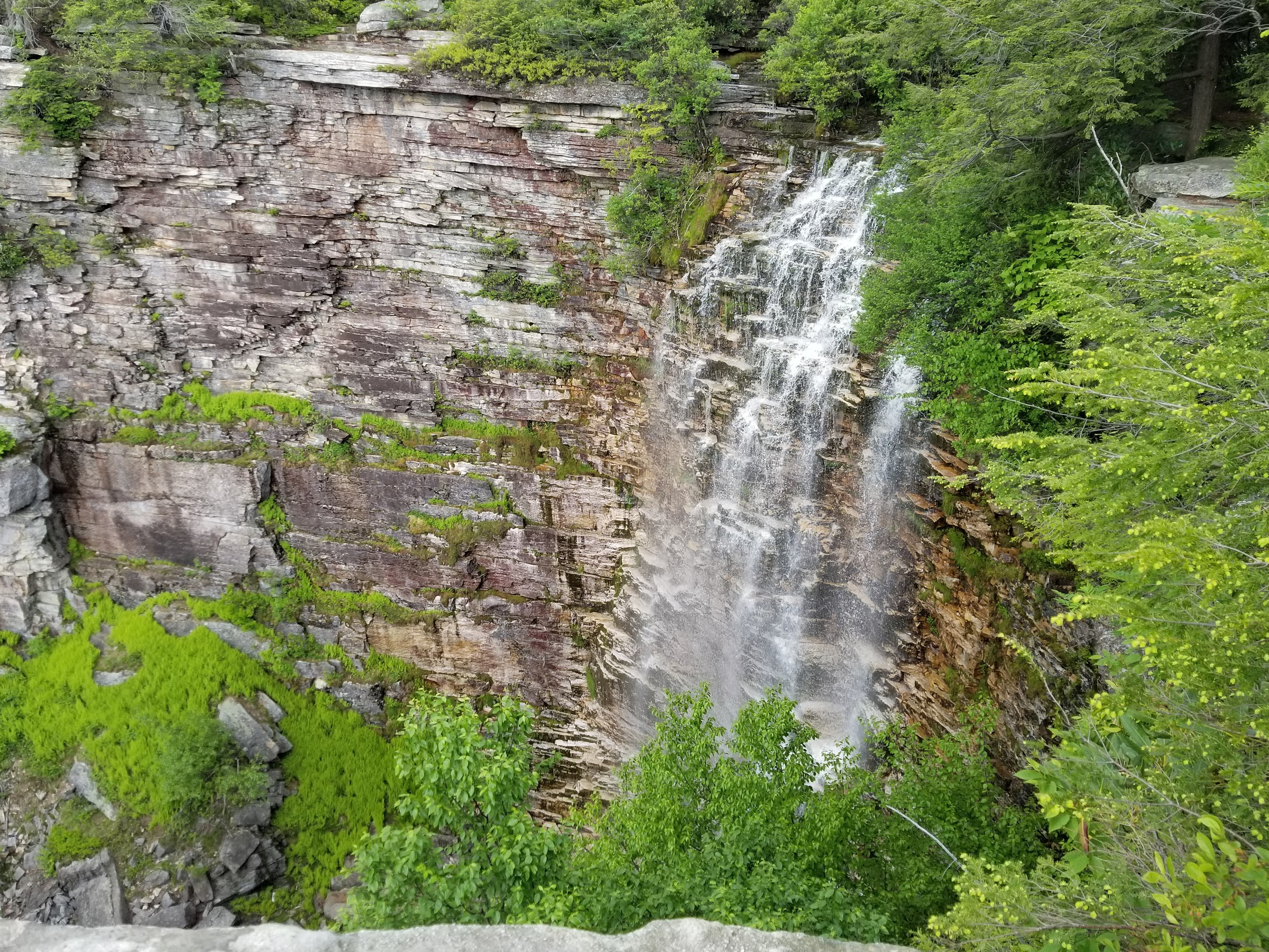Verkeerderkill Falls dans le Sam's Point Area du Minnewaska State Park Preserve