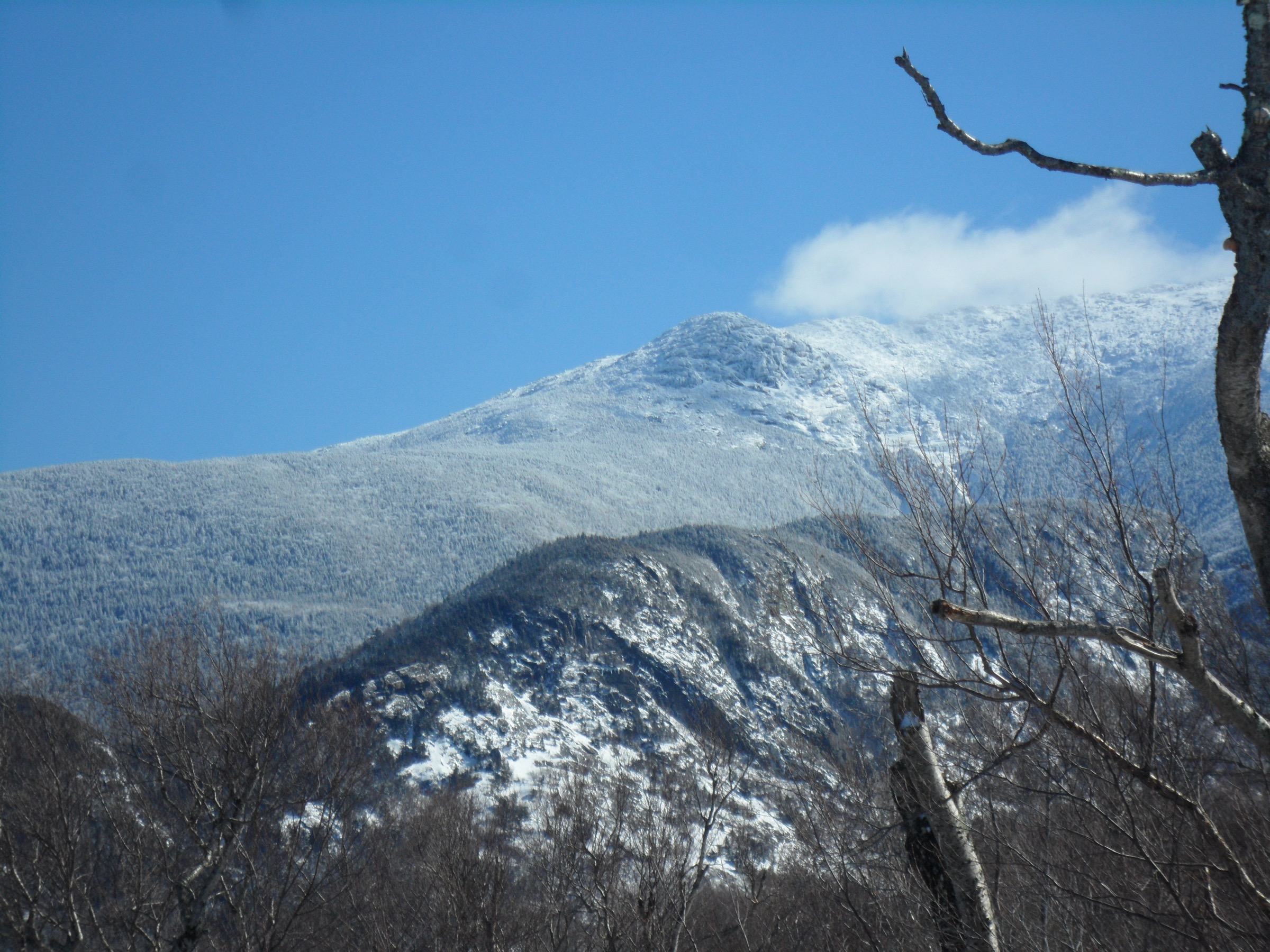 Mount Lafayette and the Franconia Ridge under early frost