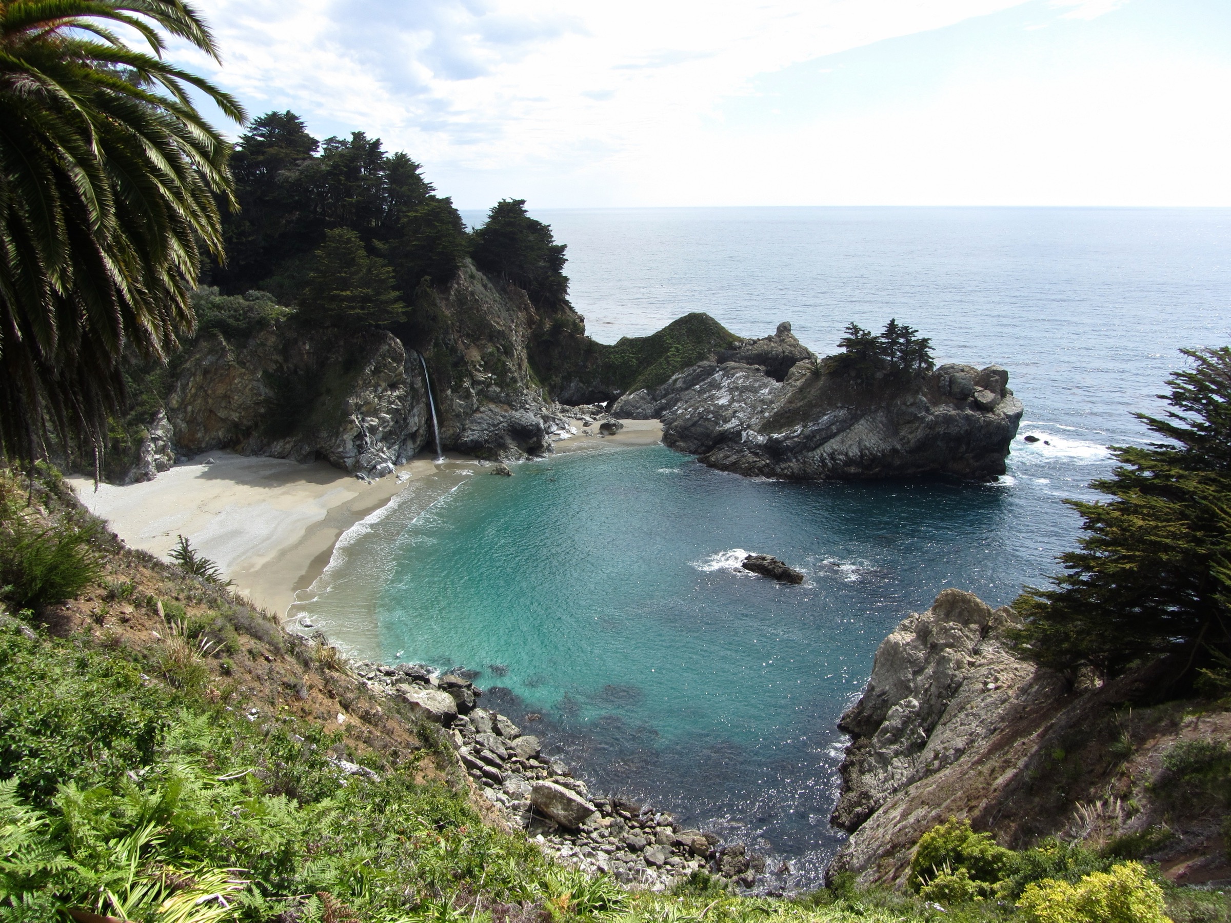McWay Cove and coastal cliffs in Julia Pfeiffer Burns State Park, Big Sur, California