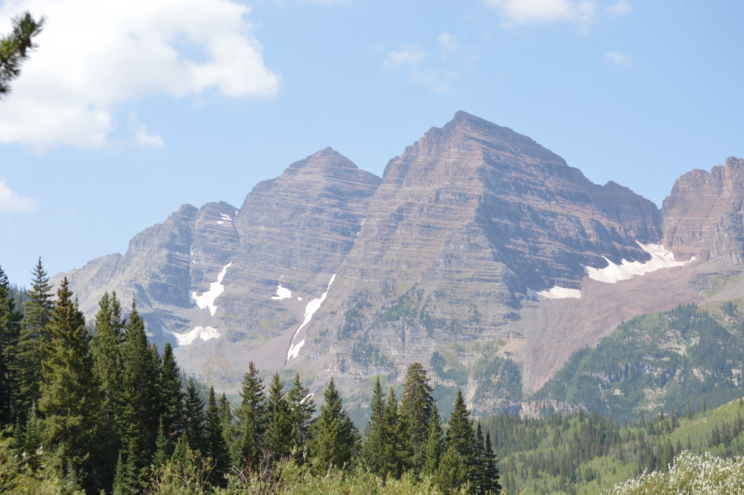 Maroon Bells reflétés depuis Crater Lake, Colorado
