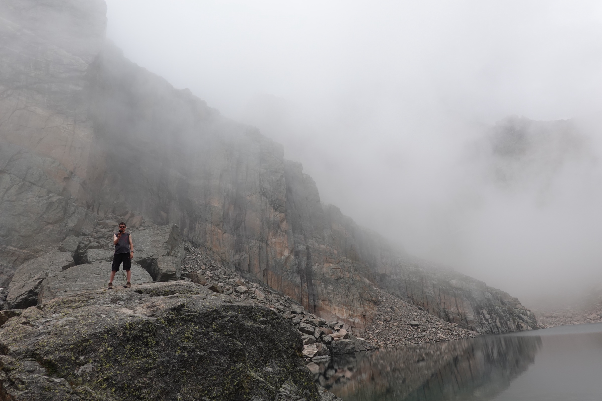 Chasm Lake sous la face est de Longs Peak, parc national de Rocky Mountain