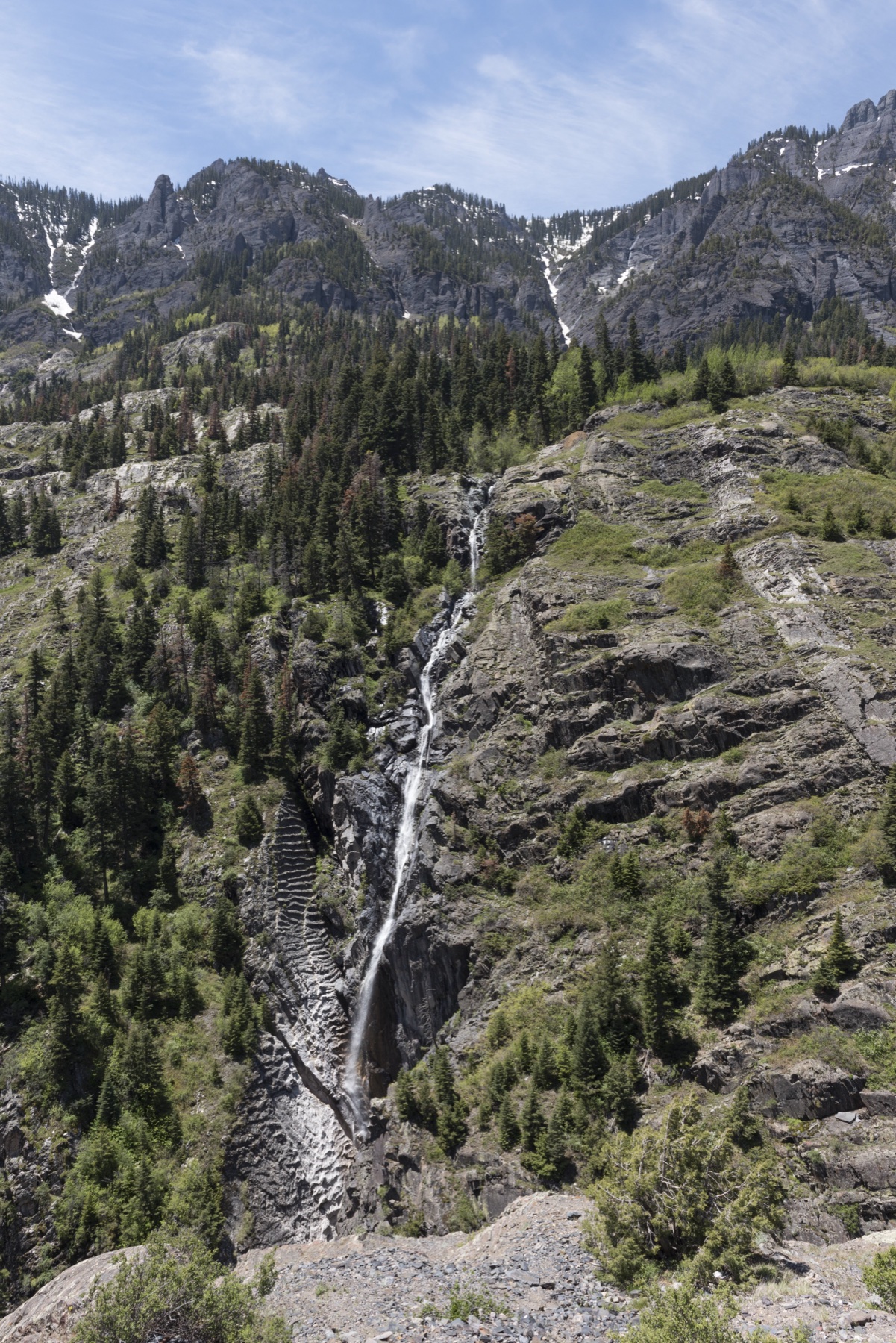 Bear Creek Falls dans les San Juan Mountains au-dessus de Telluride