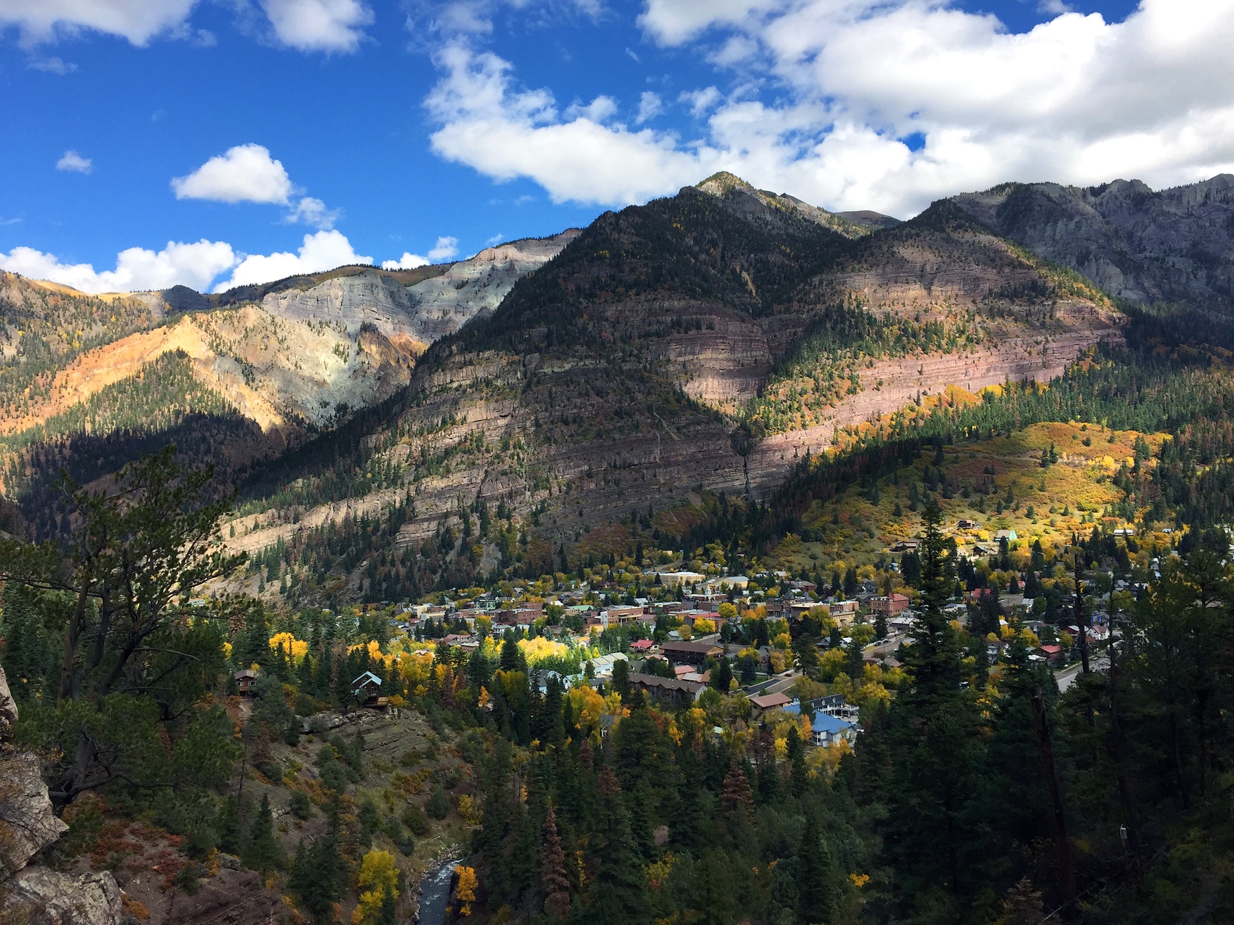 Ouray, Colorado, vue depuis le Perimeter Trail au-dessus de la ville
