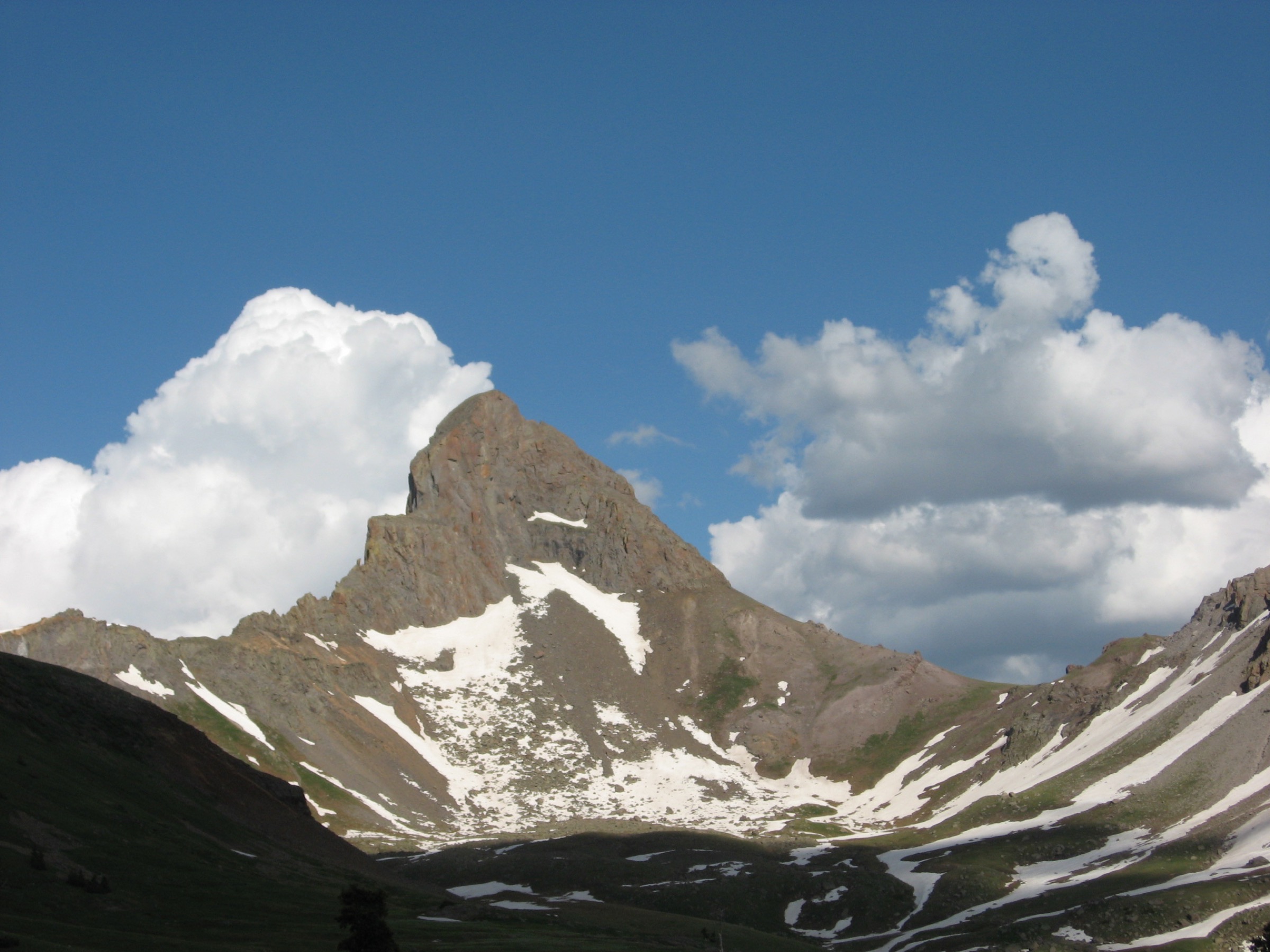 Wetterhorn Peak, monts San Juan, Colorado — l'arête sommitale de classe 3 au-dessus de Matterhorn Creek