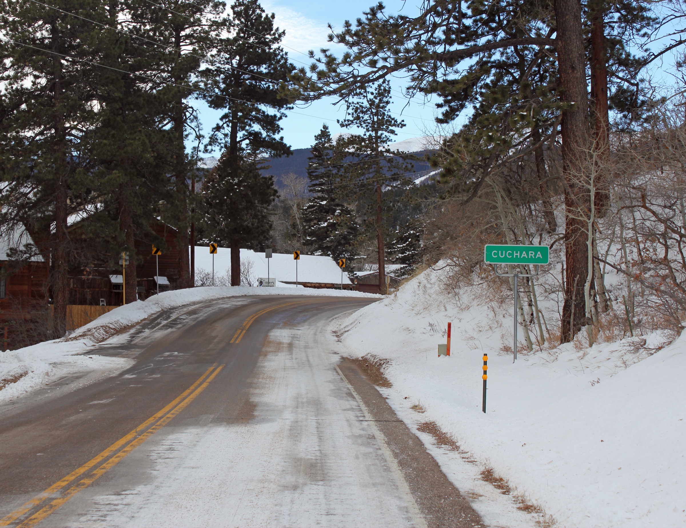 Le village de Cuchara, Colorado, sur la route d'approche du bassin de Blue Lake et Bear Lake