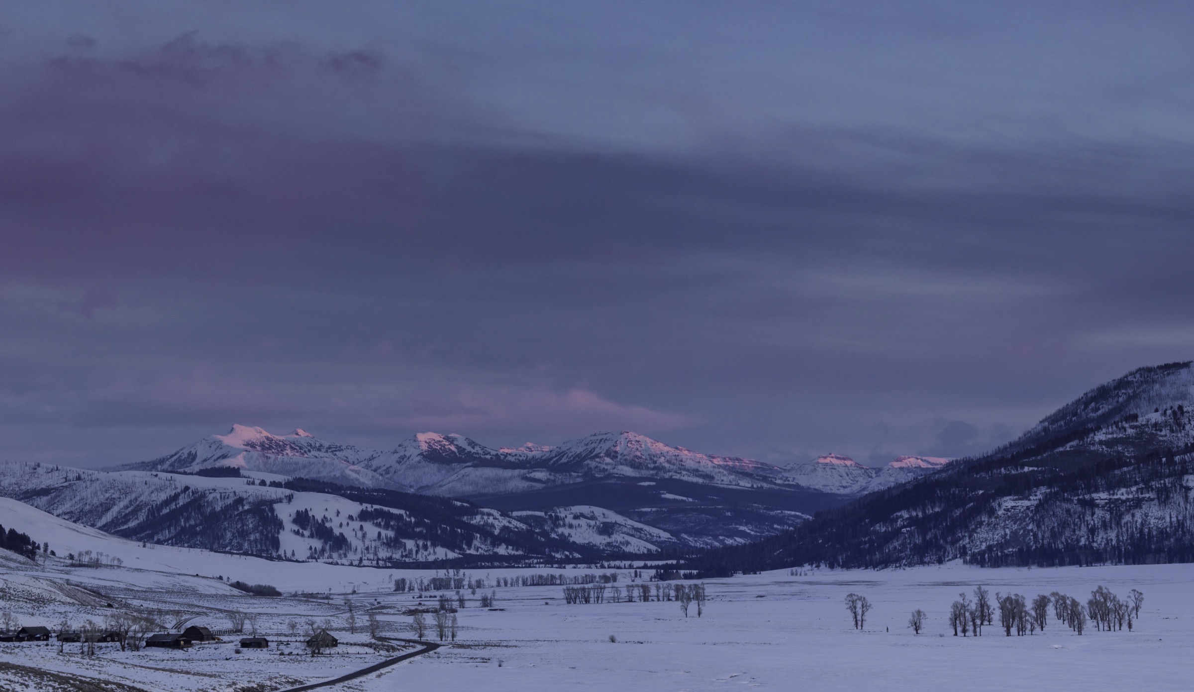 USA — Absaroka Range: essential day-hikes