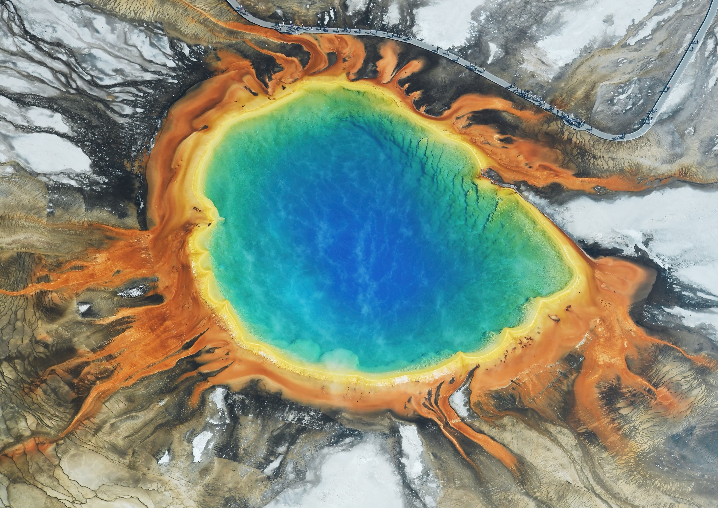 USA — Yellowstone Plateau, Wyoming: essential day-hikes