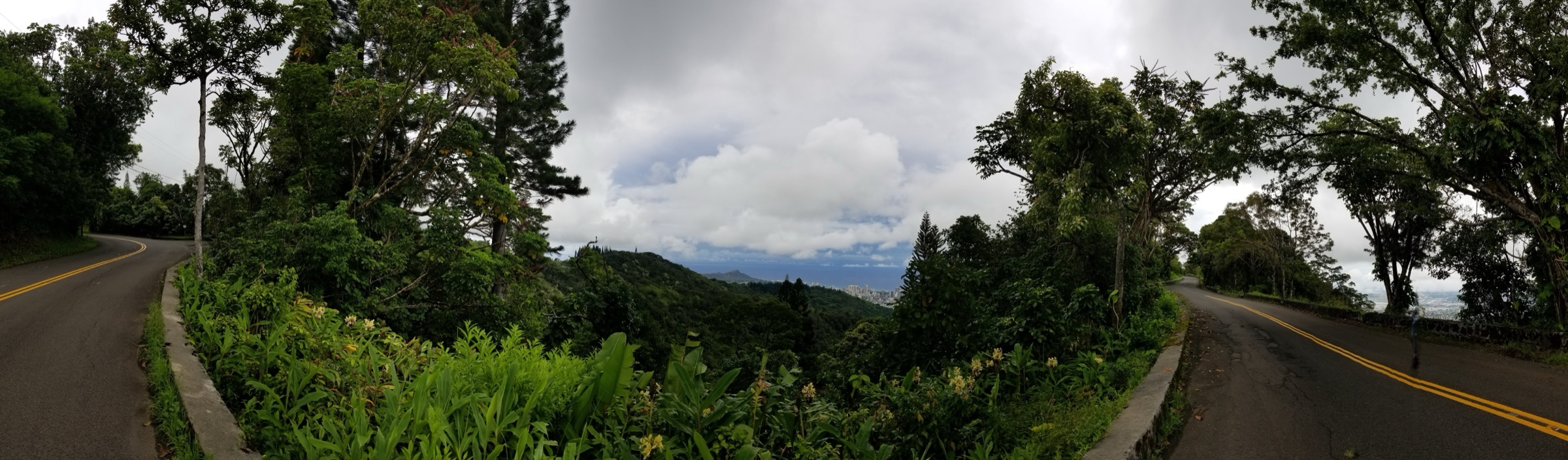 Panorama from Tantalus Drive with Diamond Head visible across Honolulu, Oʻahu