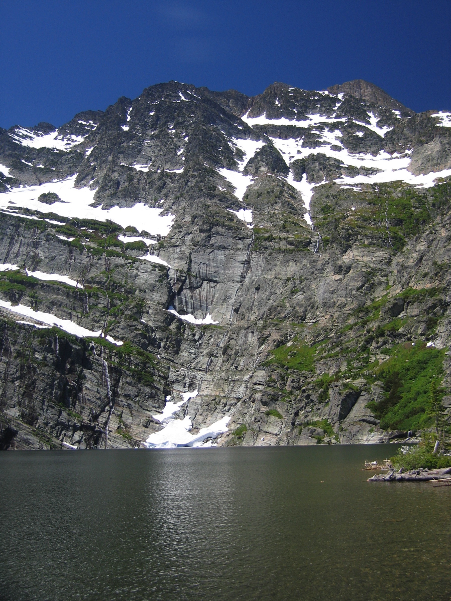 Leigh Lake sous Snowshoe Peak dans la Cabinet Mountains Wilderness