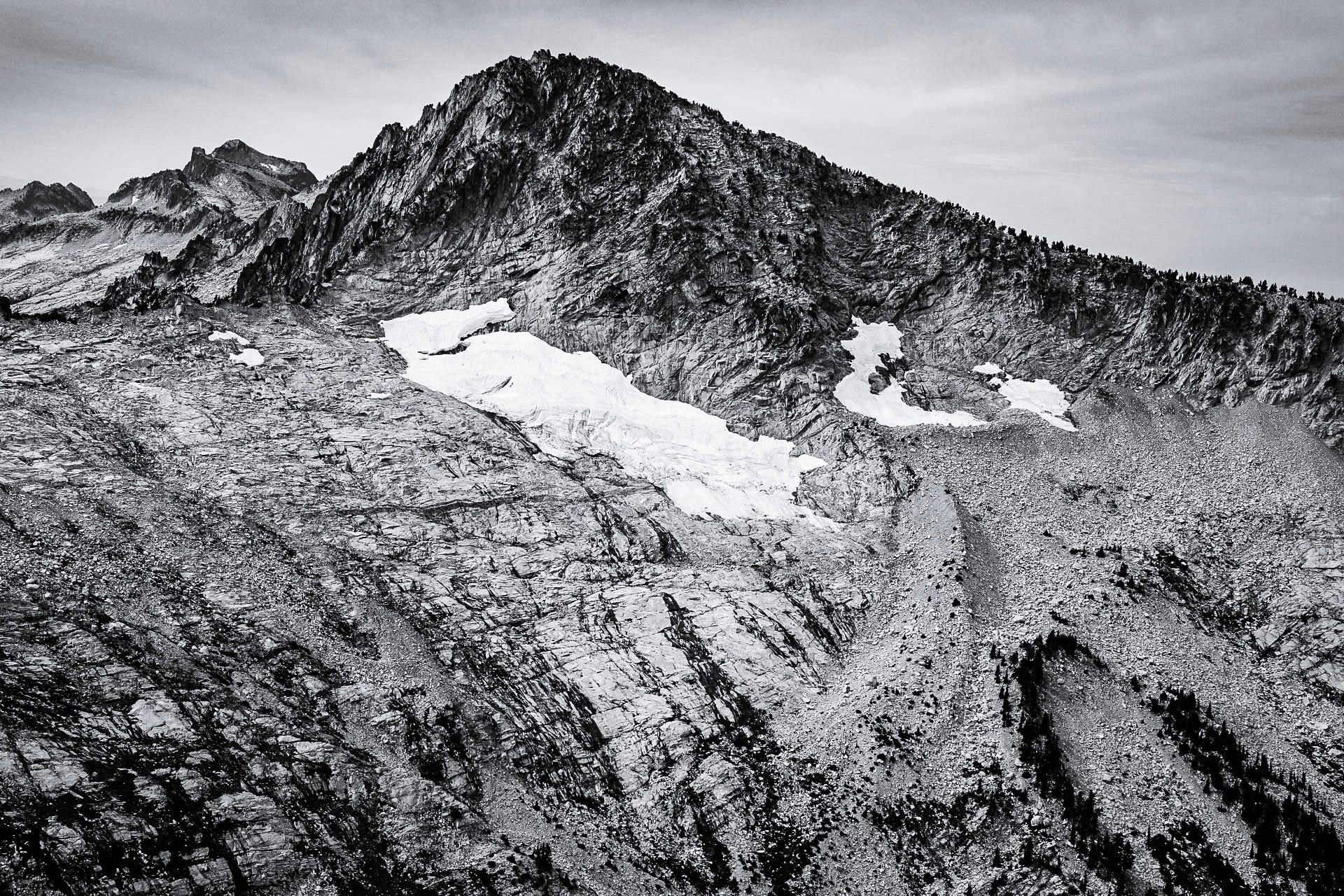USA — Trinity Alps: essential day-hikes